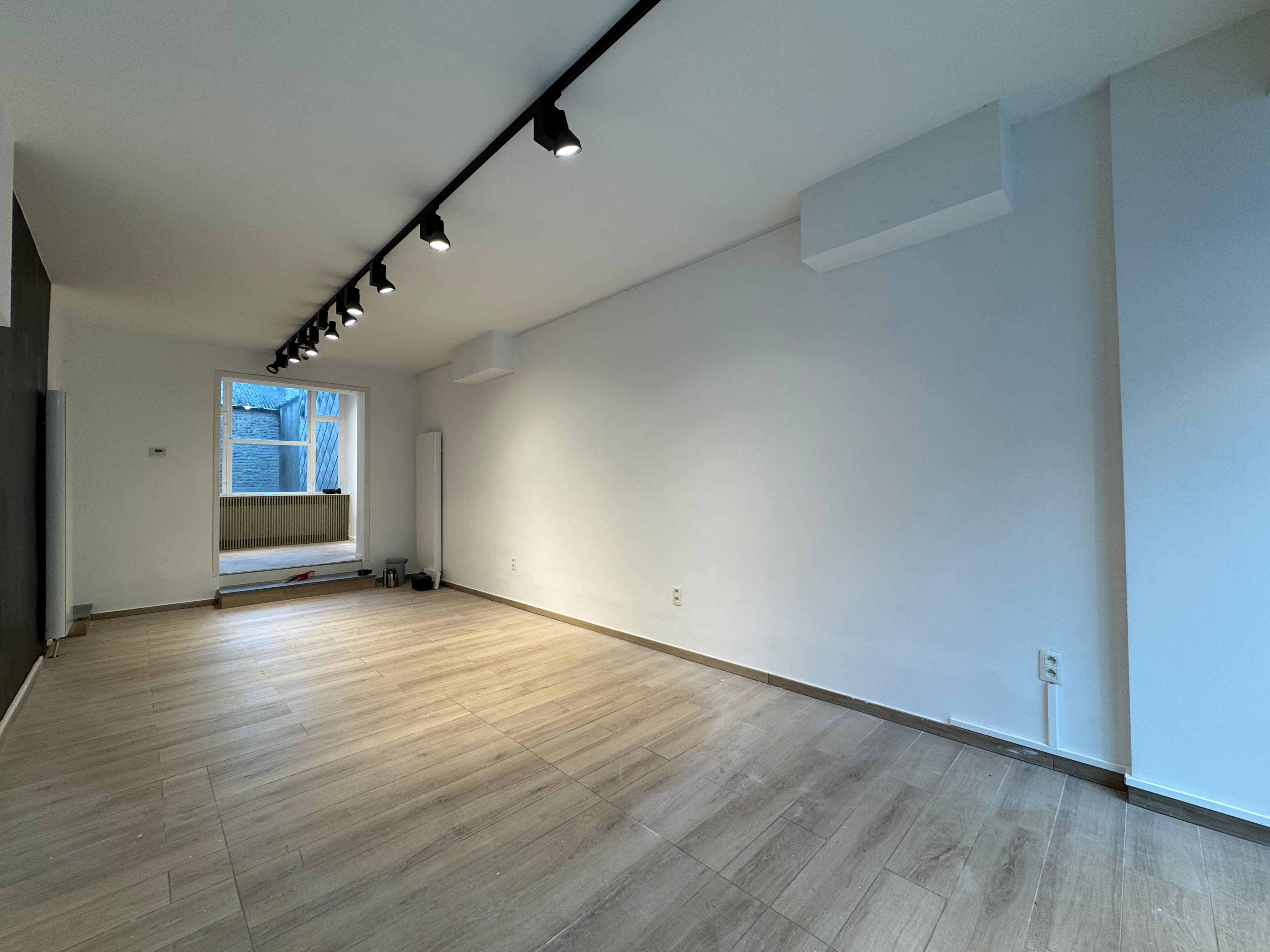 Handelsgelijkvloers 50m² foto 3