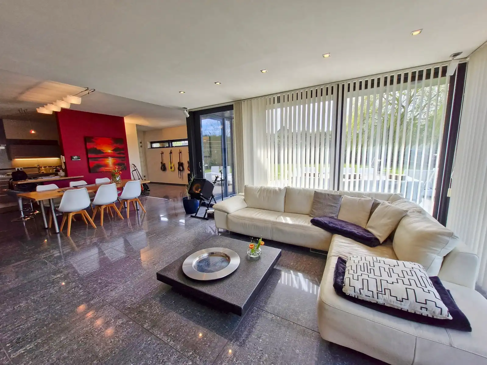 Uitzonderlijke woning met zwemvijver en 4 slaapkamers te Lede! foto 7