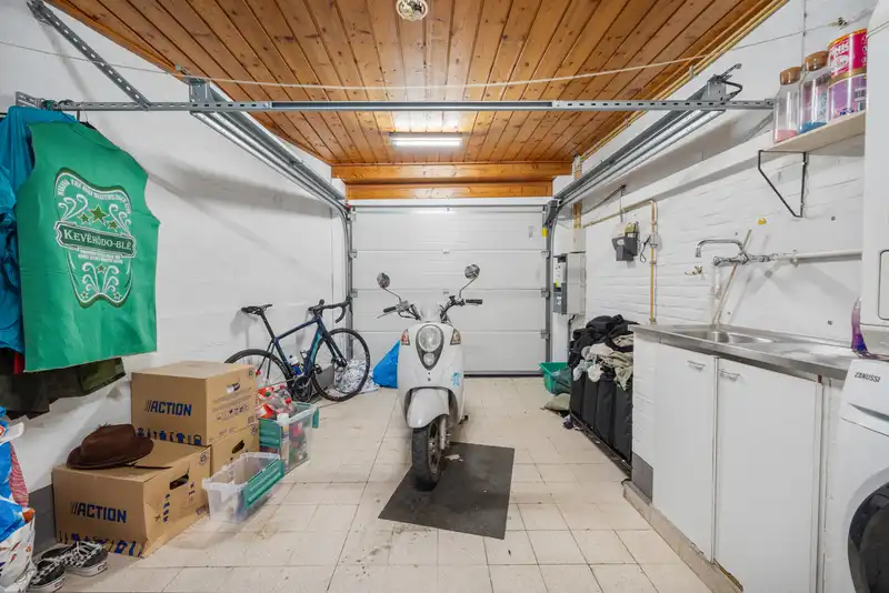 Roeselare : Op te frissen hoekwoning met gezellige tuin  voorzien van 3 slaapkamers&nbsp;en veel potentieel. foto 7