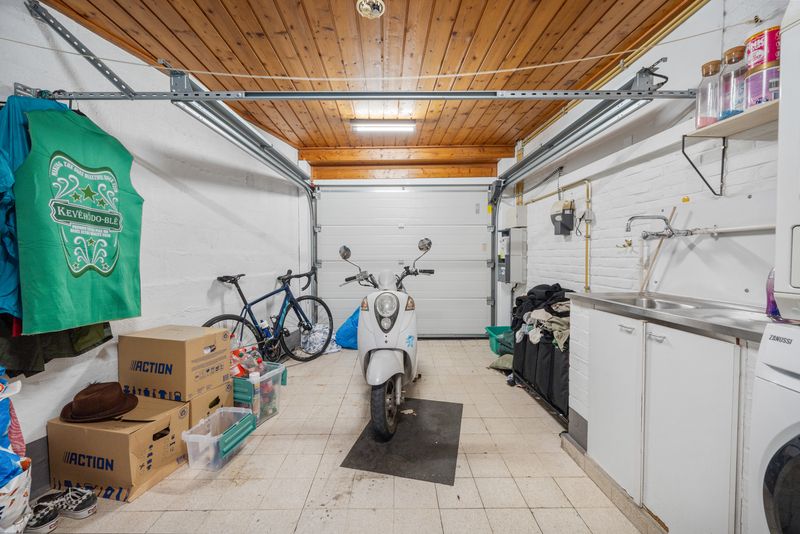 Roeselare : Op te frissen hoekwoning met gezellige tuin  voorzien van 3 slaapkamers&nbsp;en veel potentieel. foto 7