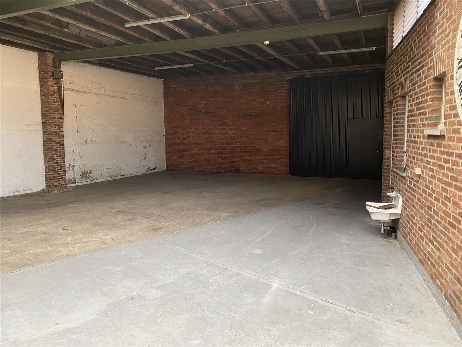 Ruime woning met garage en opslagruimte. foto 19