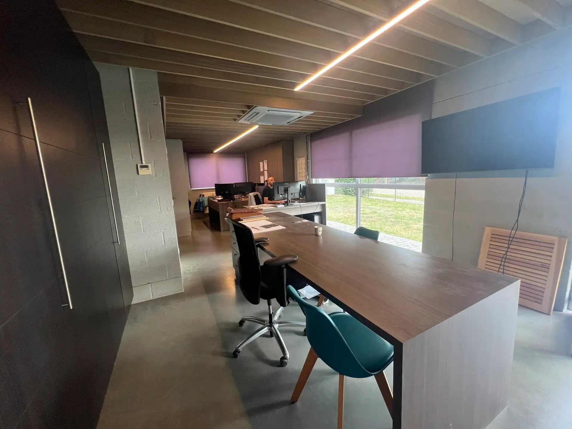 SEMI-INDUSTRIEEL GEBOUW MET APPARTEMENT foto 7