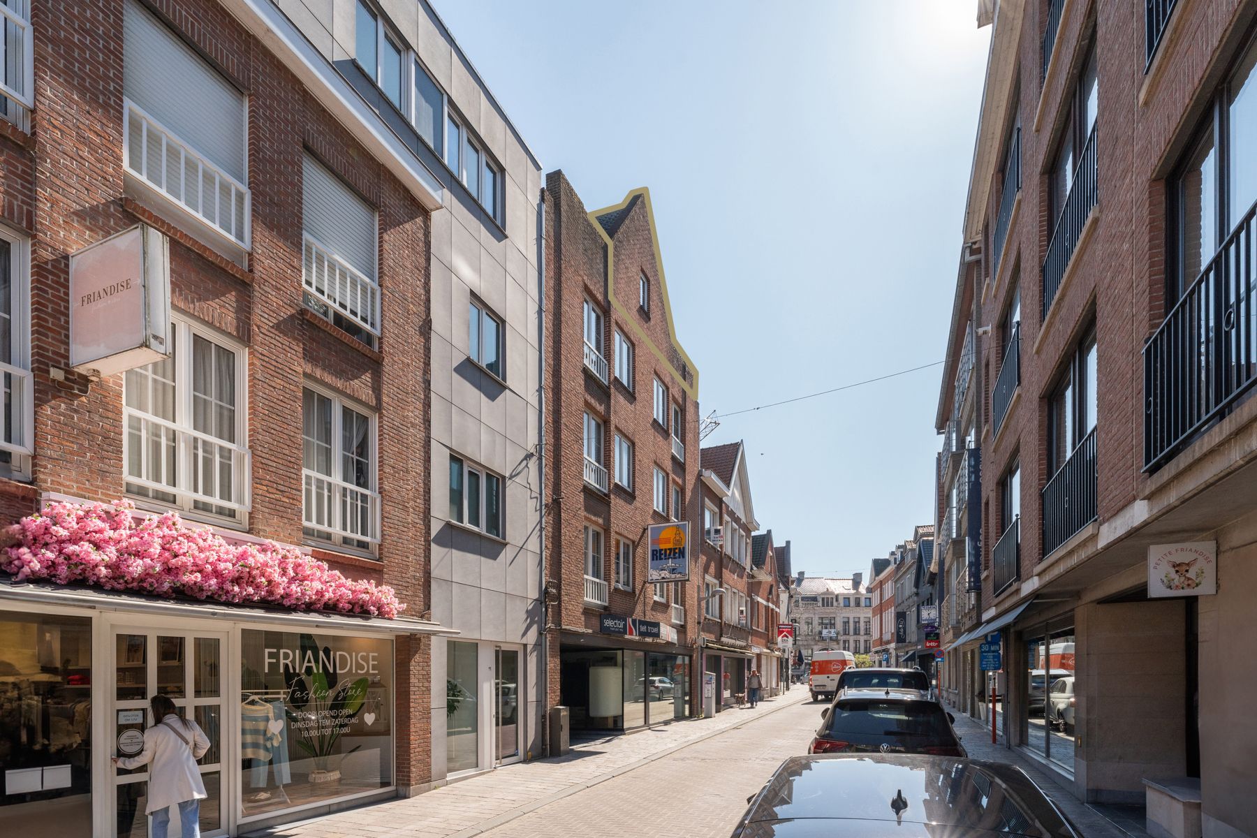 Appartement  met terras en balkon op de vierde verdieping van een kleinschalig appartementsgebouw foto 17