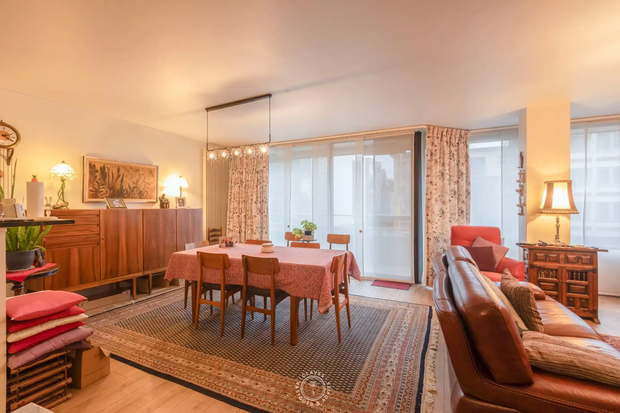 Ruim 3-slaapkamerappartement op interessante centrale ligging in Sint-Niklaas foto 3