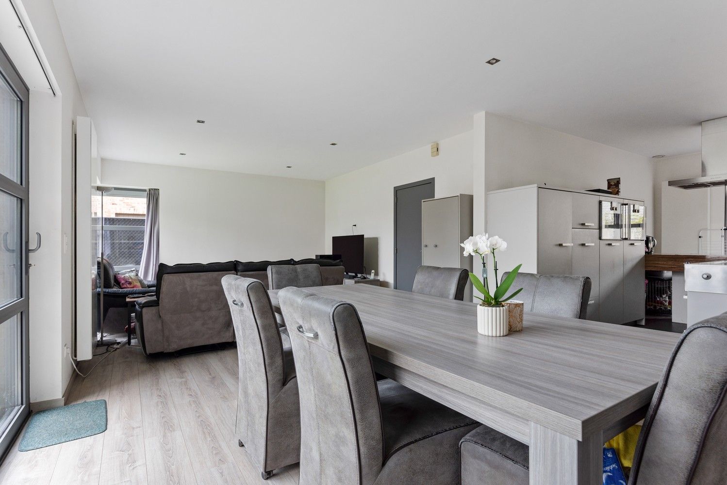 Recente open bebouwing met tuin en 4 slaapkamers te Sint-Job! foto 3