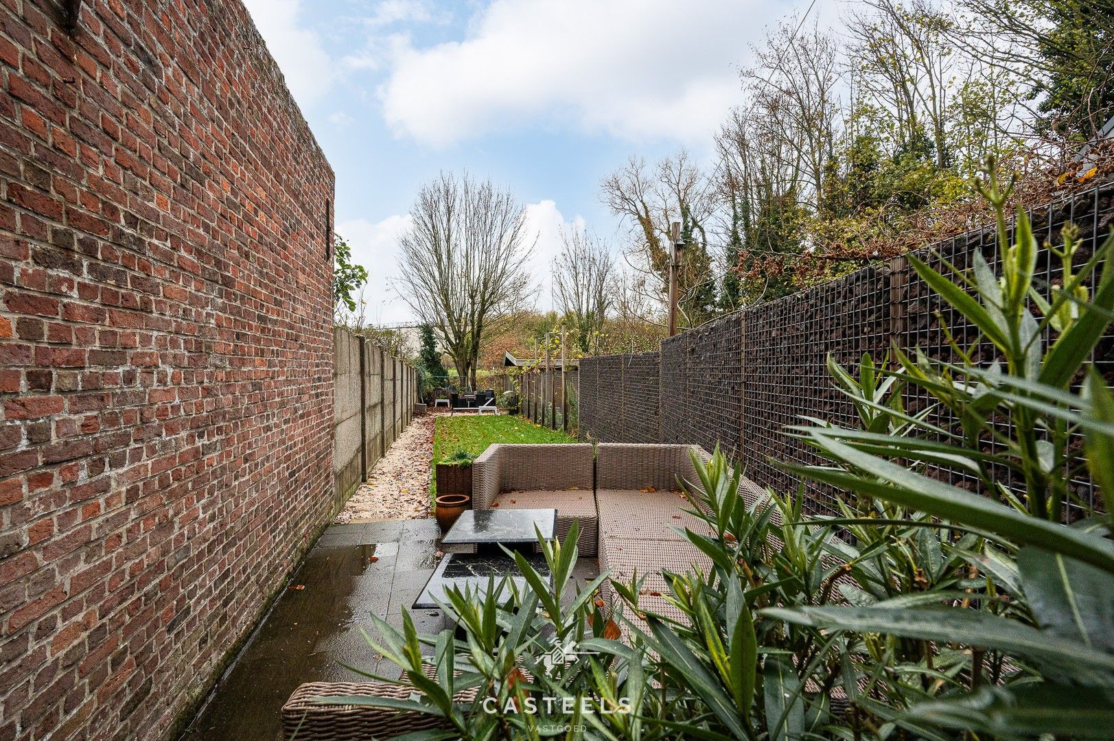 Instapklare stadswoning nabij station Brugge met tuin en studio foto 24