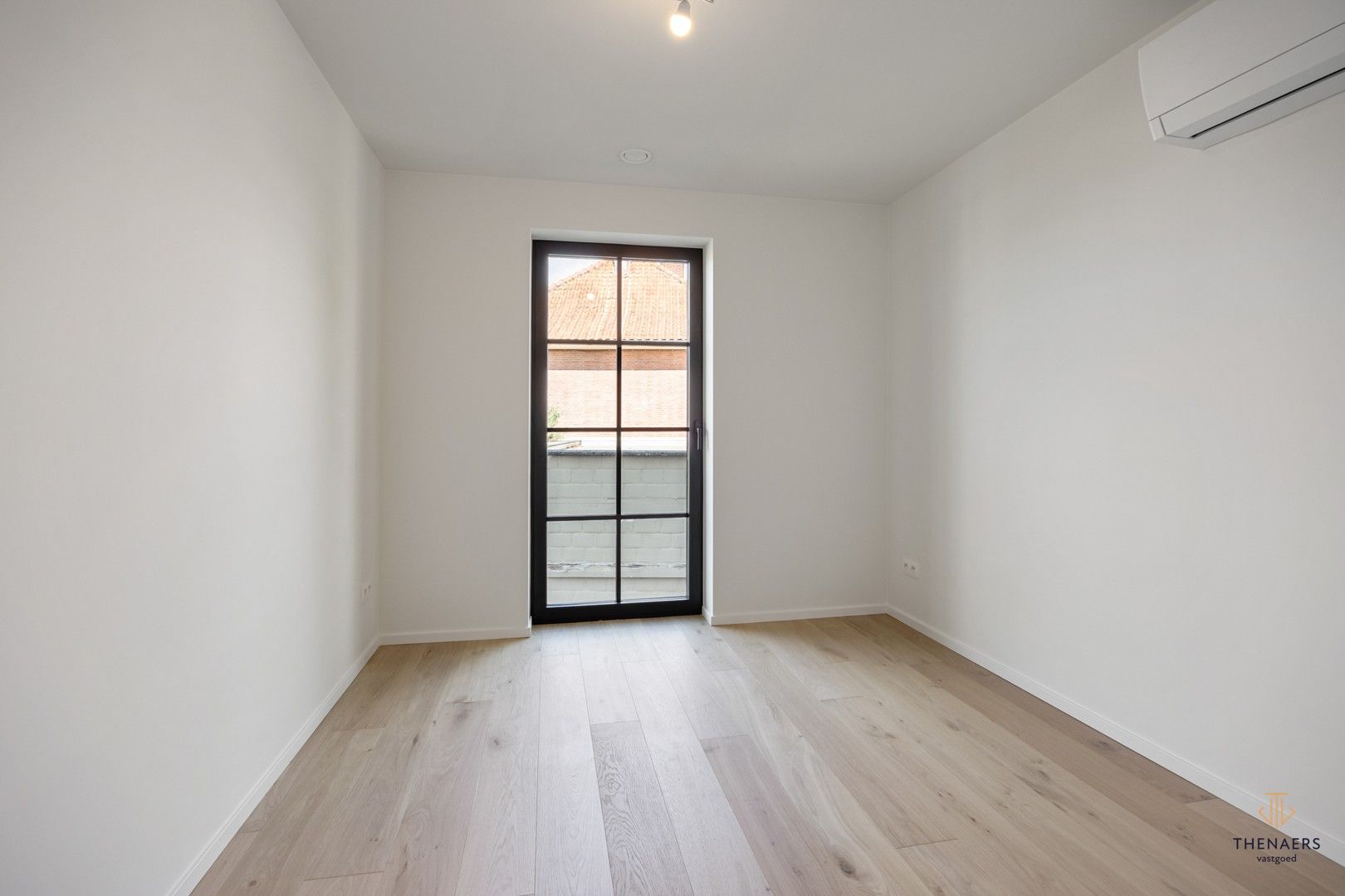 INSTAPKLARE LUXE EN ENERGIEZUINIGE NIEUWBOUWWONING MET 3 SLAAPKAMERS EN AANGELEGDE TUIN. foto 13