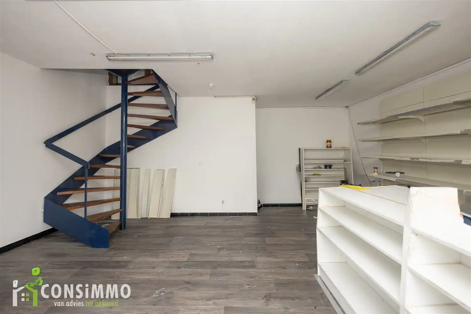 Handelspand met appartement in het centrum van Genk foto 5