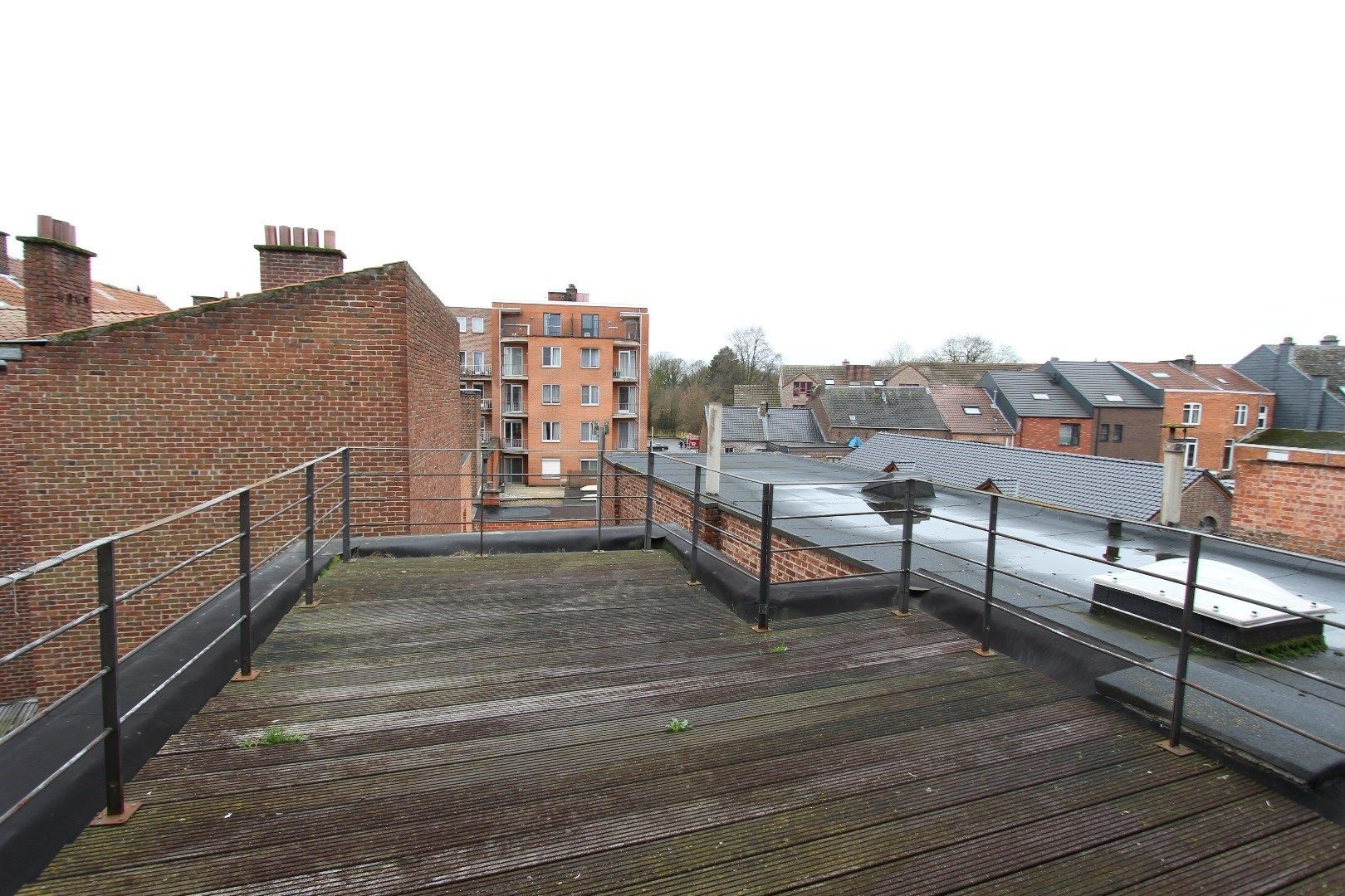 Gezellig appartement met ruim dakterras - centrum Tongeren foto 2