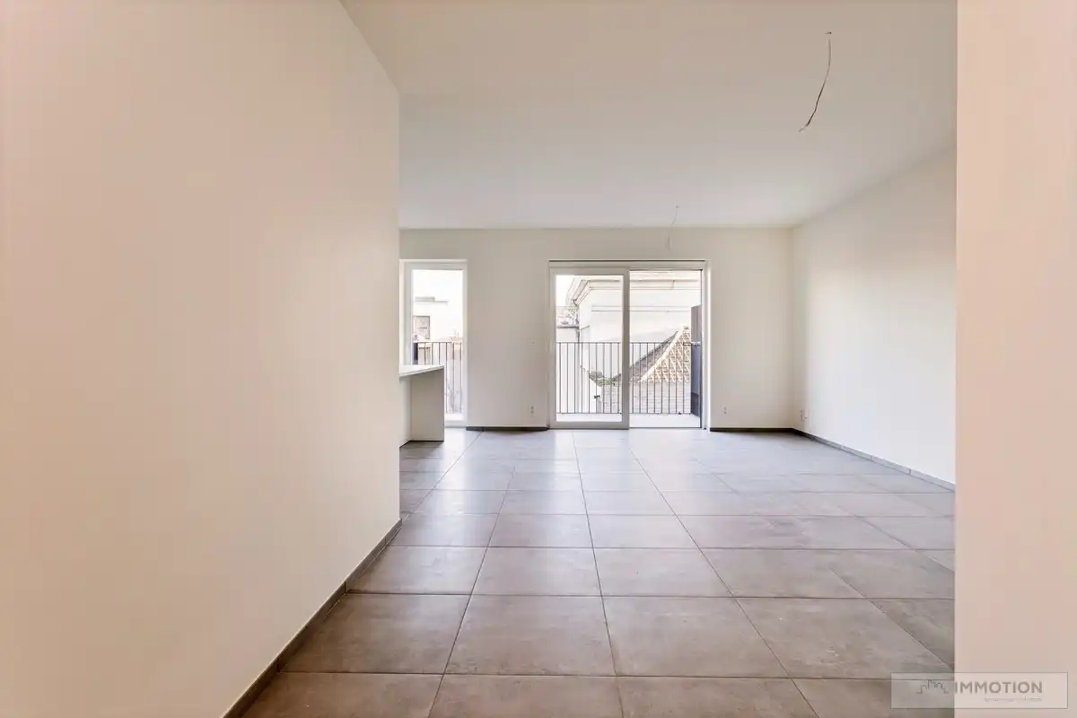 INSTAPKLAAR APPARTEMENT MET TERRAS EN PARKING foto 8