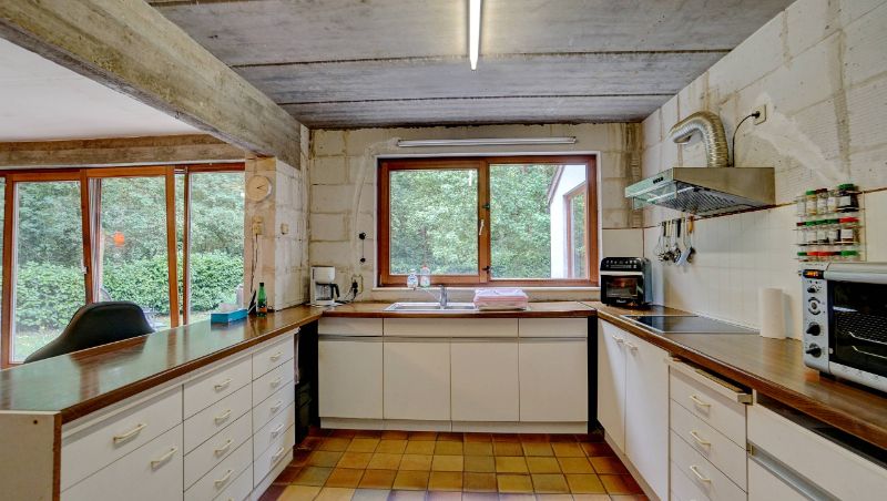 Villa van 265m² inclusief garage-kelder, op een perceel van 21a59ca foto 7