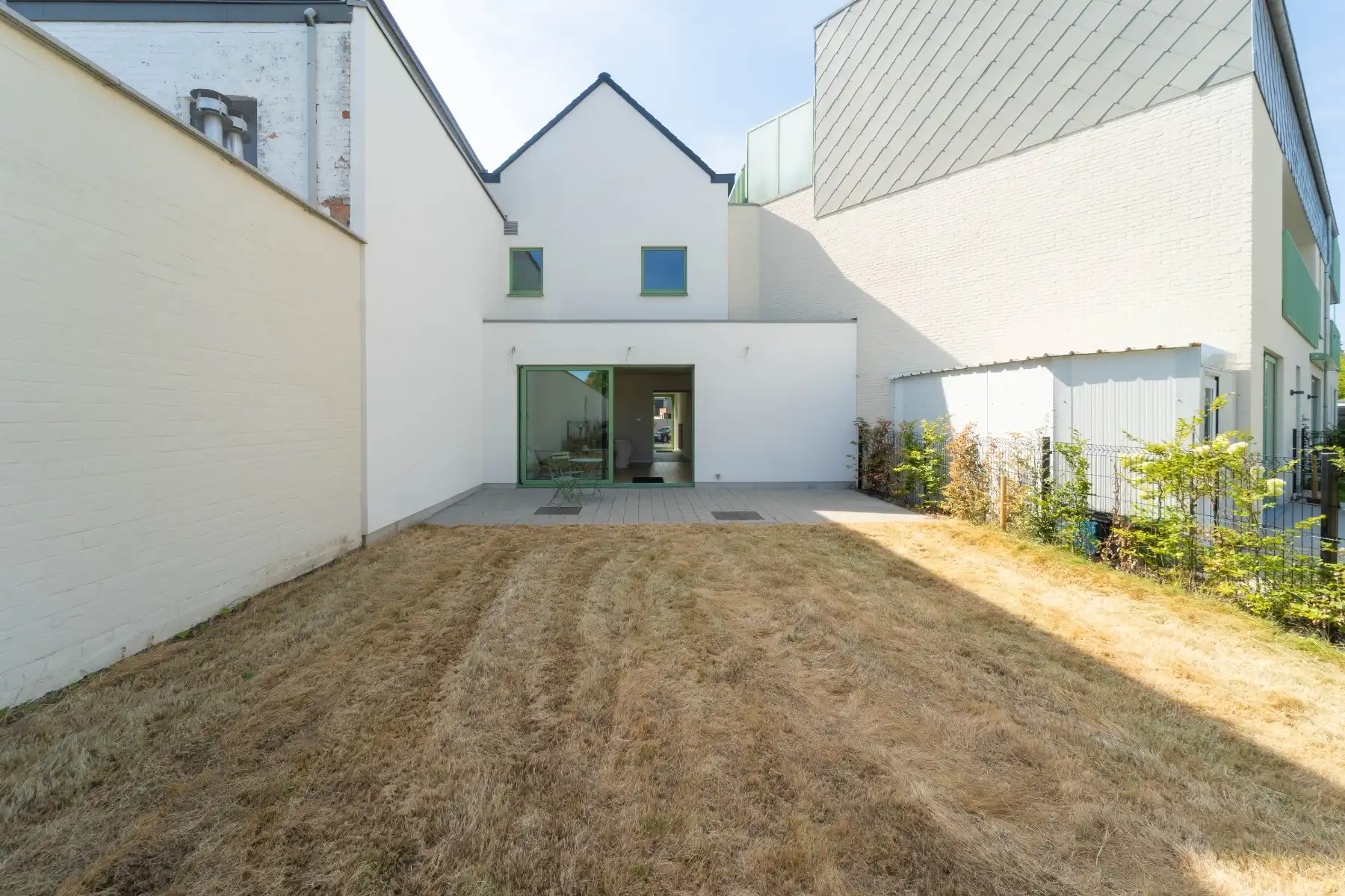 Ruime woning met 4 slpk's en tuin foto 35