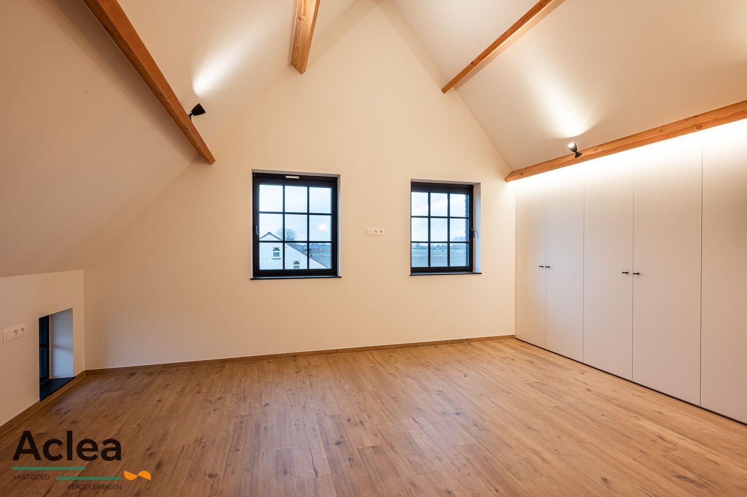 Unieke landelijke nieuwbouw woning met open zichten foto 23