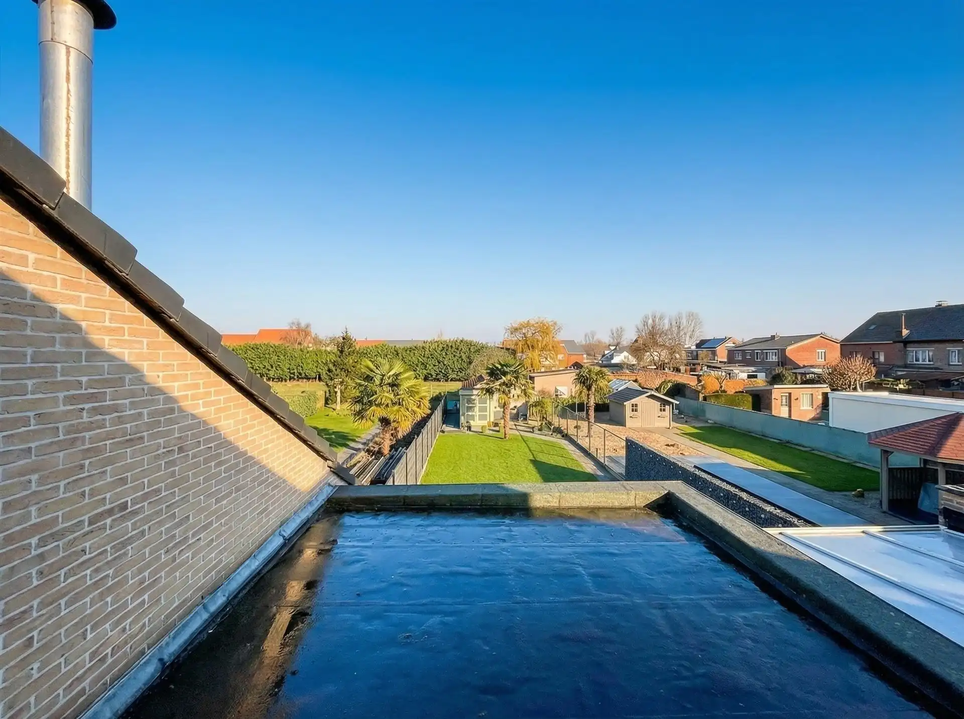 Instapklare gezinswoning met 3 slaapkamers en gezellige tuin! foto 12