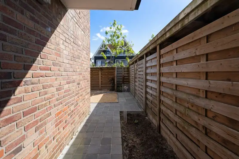 Verzorgde halfopen bebouwing met vele mogelijkheden te De Haan. foto 45