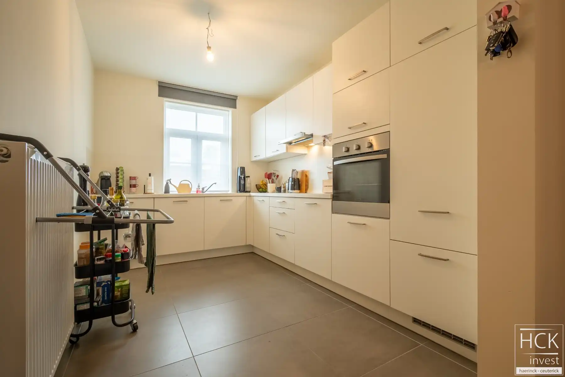 KRUISHOUTEM – Energiezuinig gelijkvloers appartement met 2 SLPK én garage foto 9