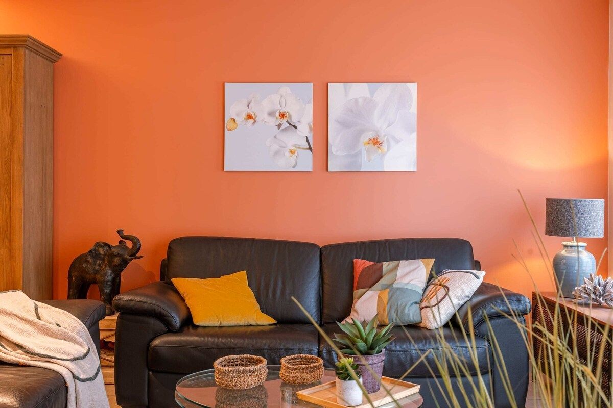 Gemeubeld twee slaapkamer appartement vlak aan zee foto 4