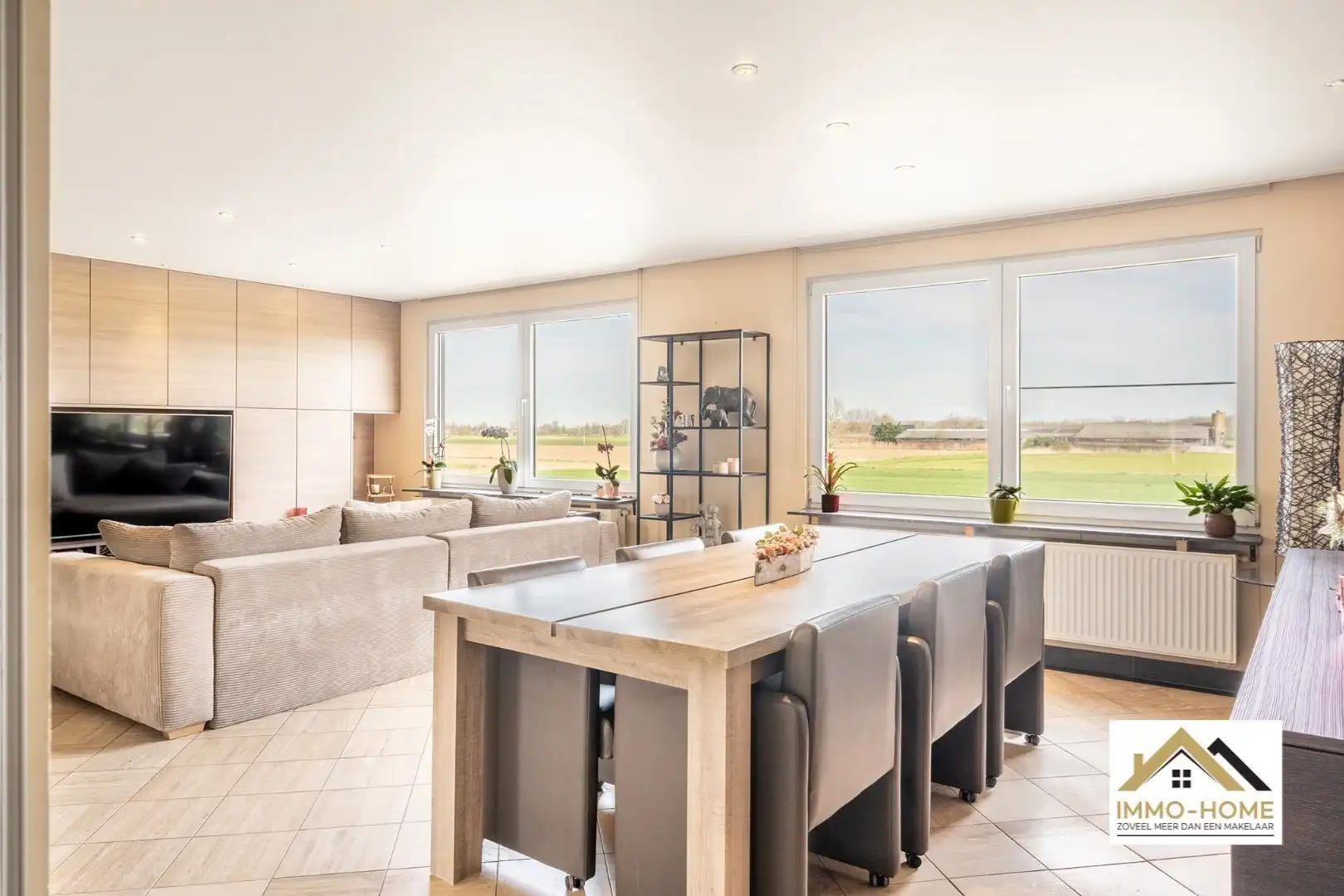 Ruime woning met prachtig uitzicht foto 7