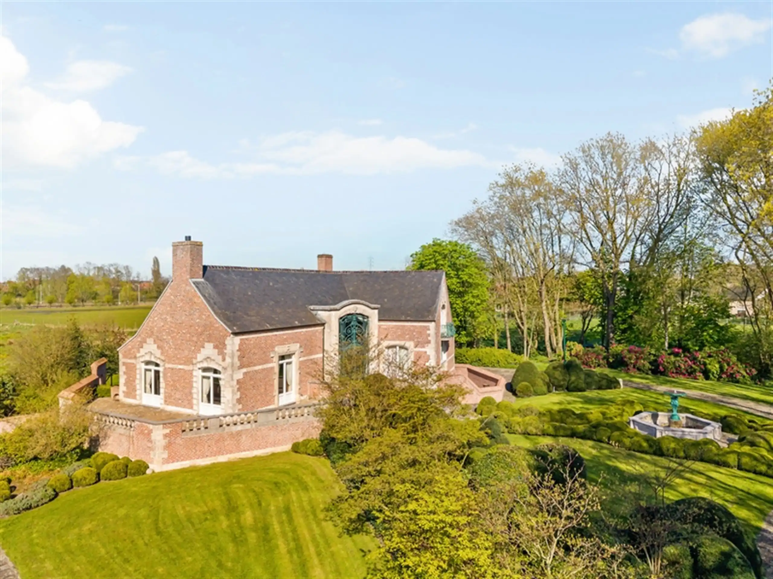 Exclusieve villa met bos, zicht  en  unieke geschiedenis! foto 31