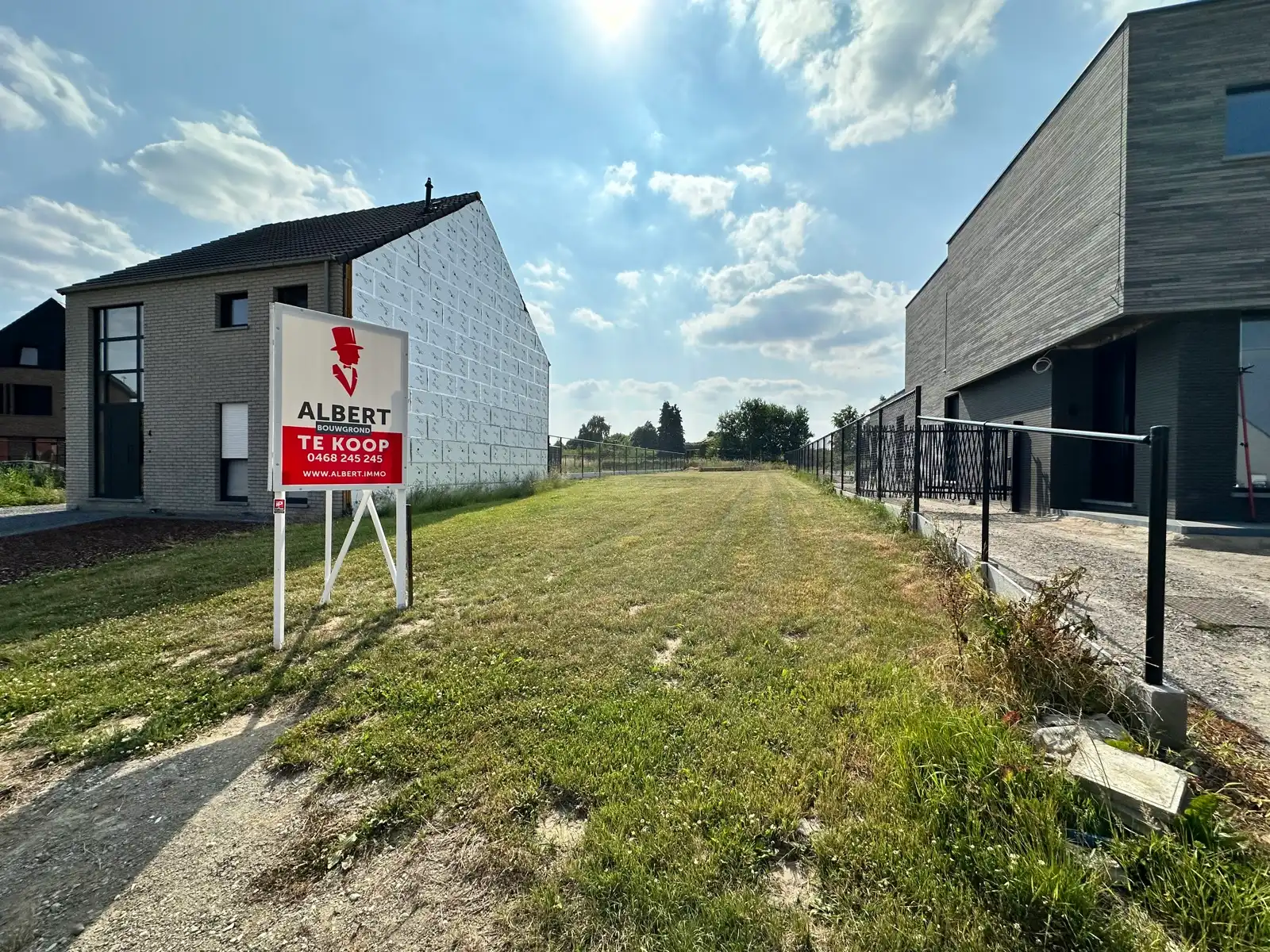 TE KOOP - bouwgrond voor halfopen bebouwing op 500m² foto 2