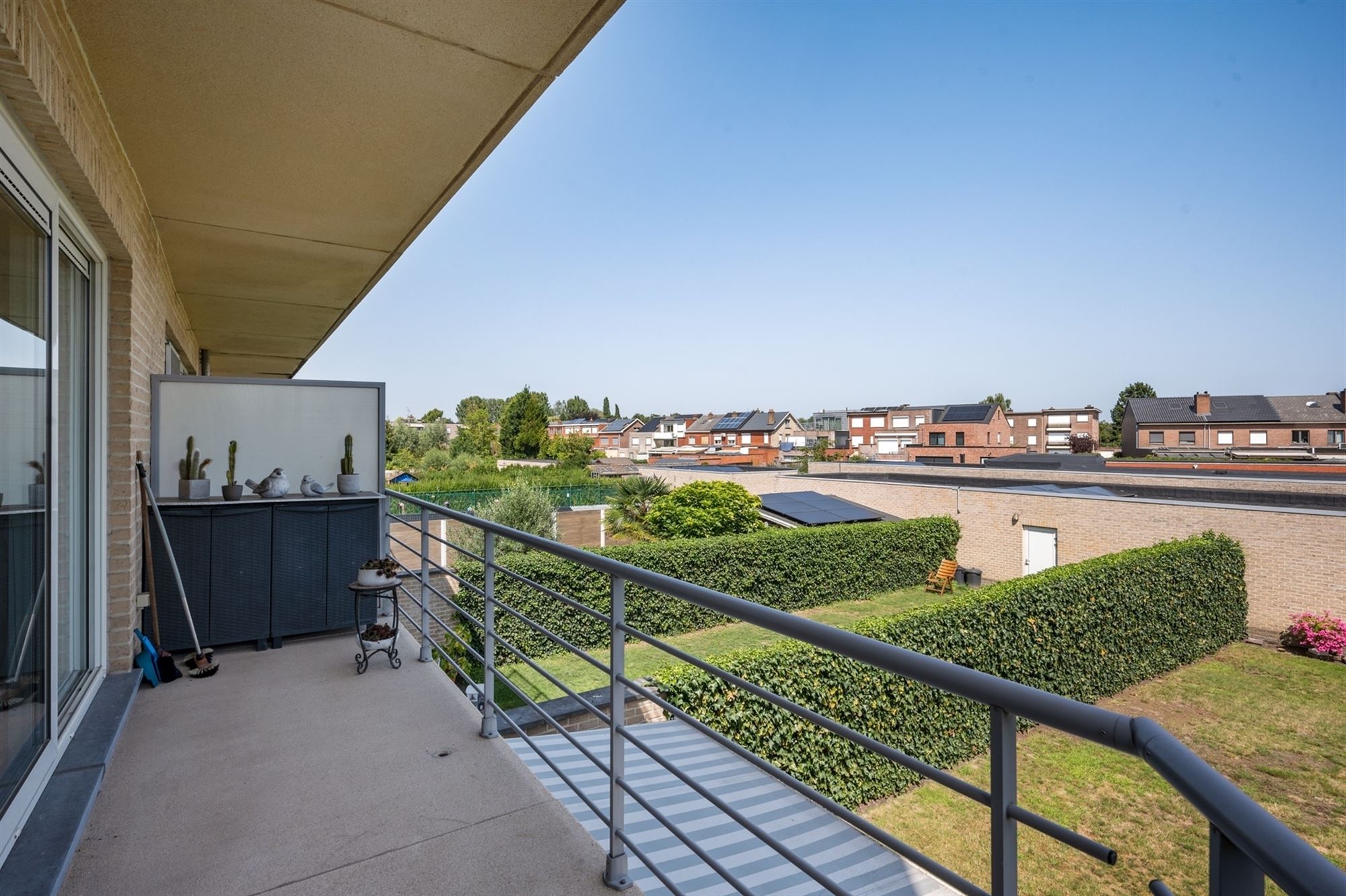Lichtrijk twee-slaapkamerappartement te Duffel foto 10
