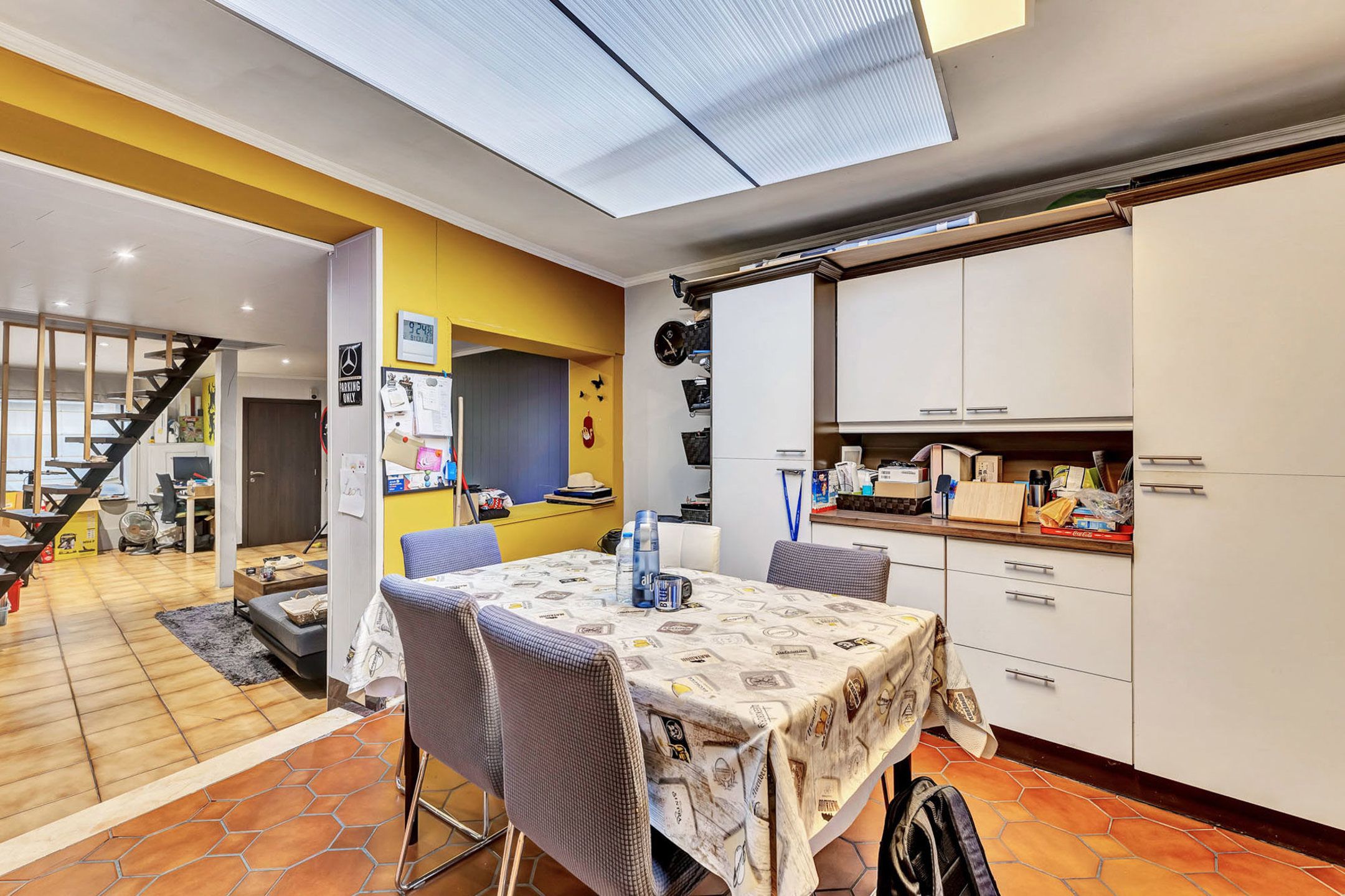 Gesloten bebouwing met 4 slaapkamers en tuin foto 6