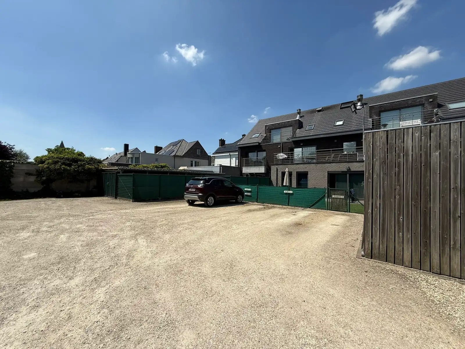 Gelijkvloers appartement met terras en autostaanplaats  foto 2