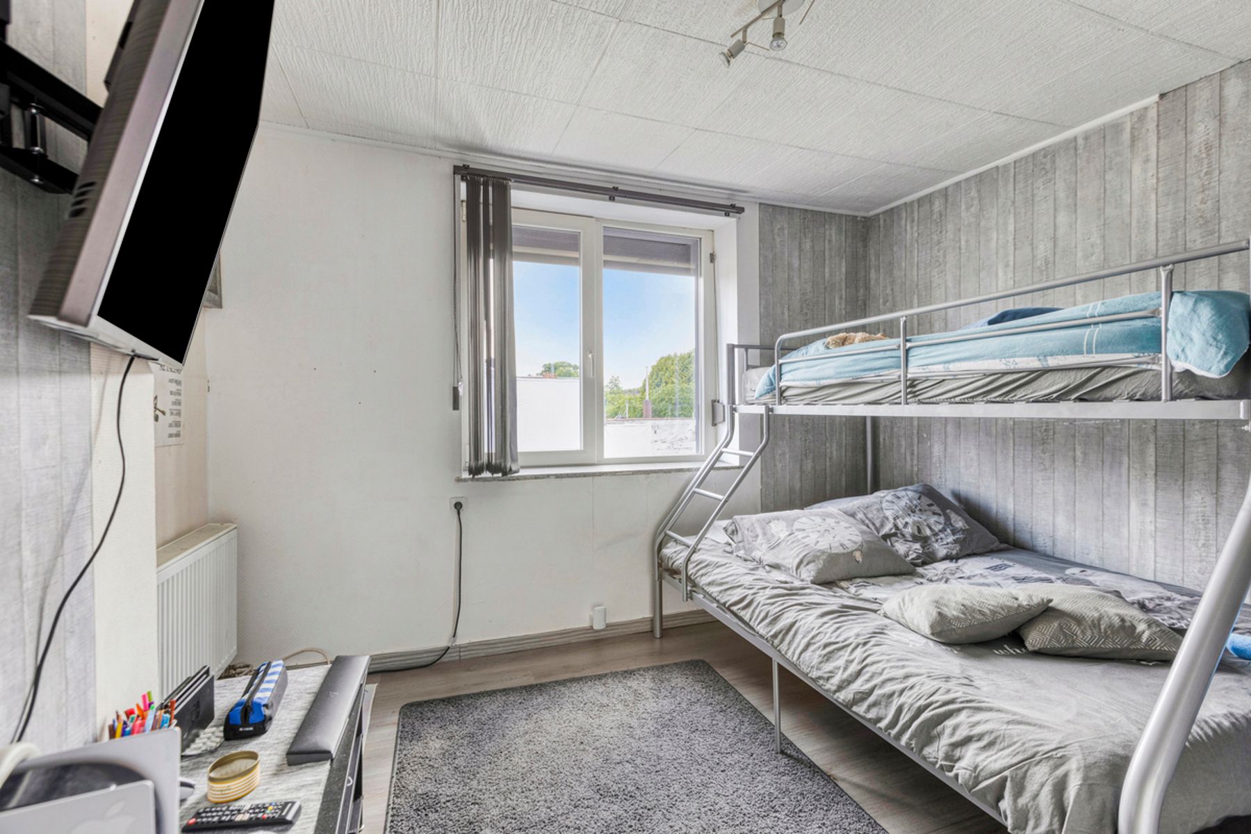 Gerenoveerde woning met 4 slaapkamers, veranda en zwembad. foto 18