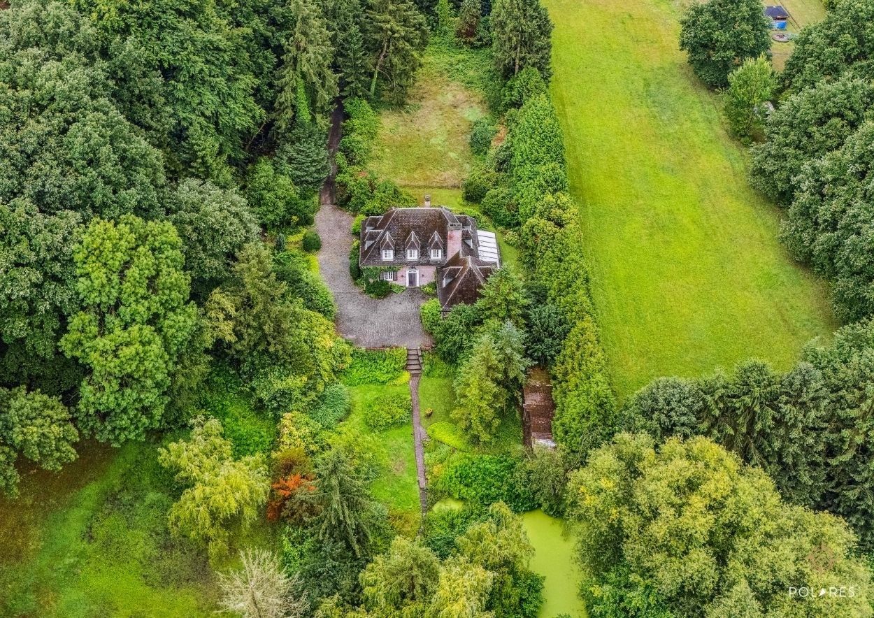 Hoofdfoto van de publicatie: UNIEK LANDHUIS TE OTTENBURG!