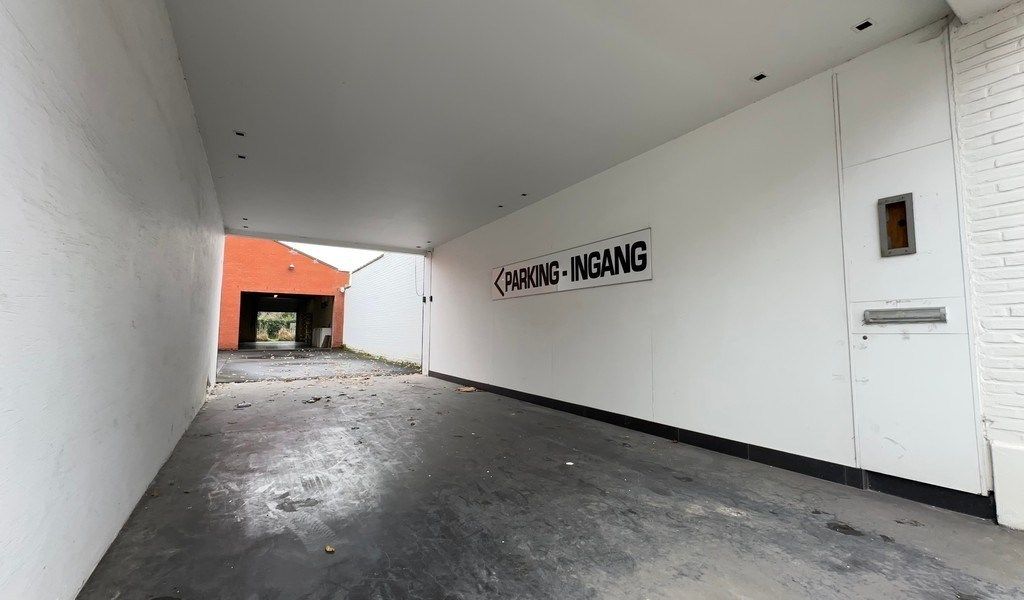 Handelspand met ruime garage te koop in Merelbeke-Melle foto 22