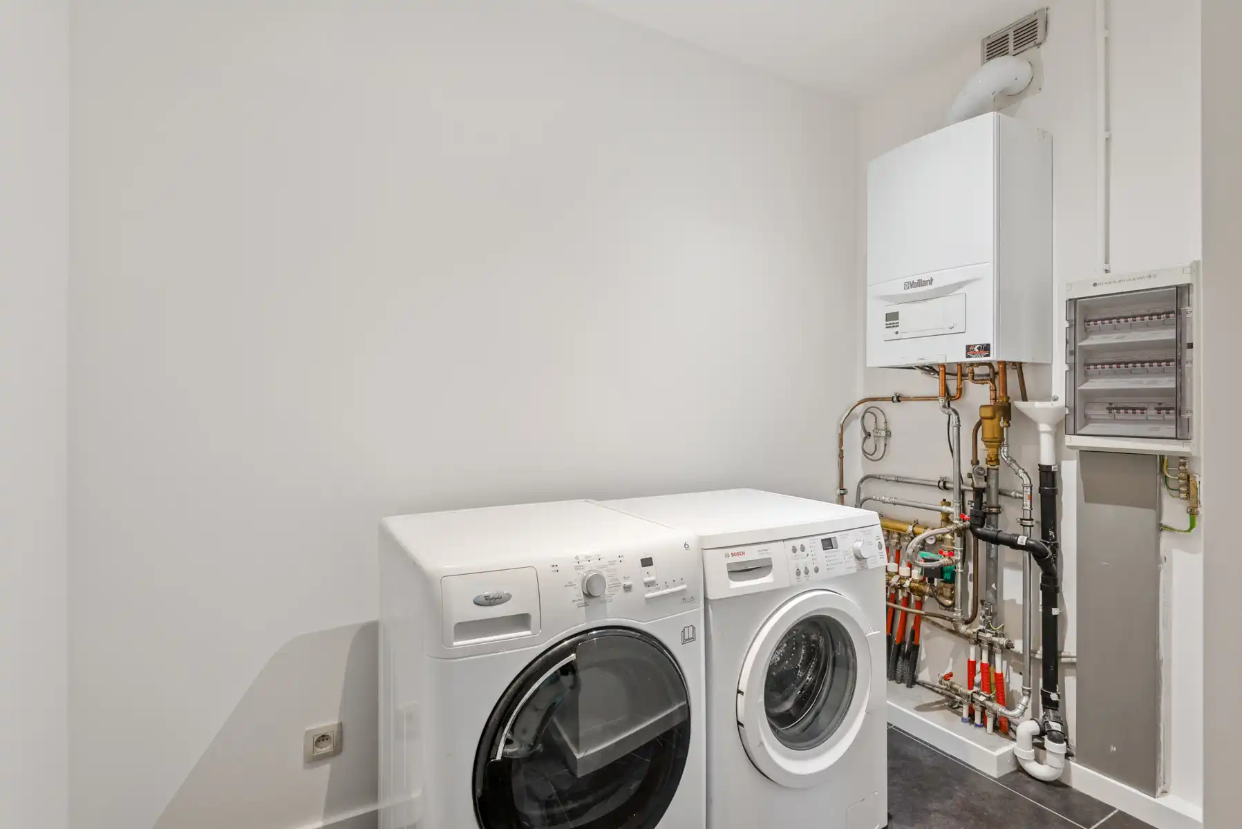 Gelijkvloers app. met tuin in het centrum van 's Gravenwezel. foto 12