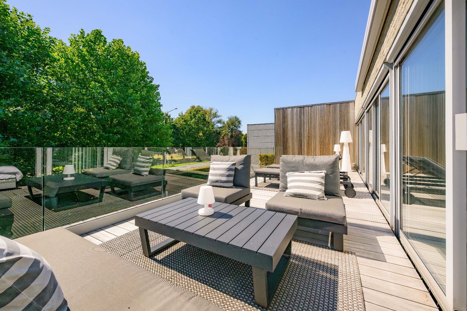Exclusieve villa met luxueuze afwerking en vergezicht op velden te Zwevezele foto 19