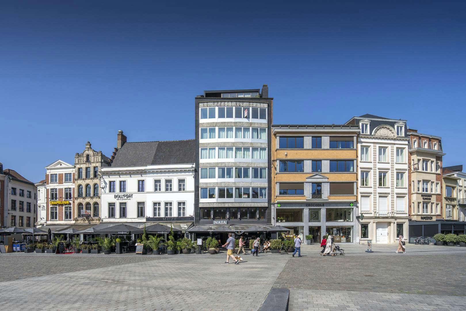 Ruim Appartement met zicht op de Grote Markt van Kortrijk foto 34