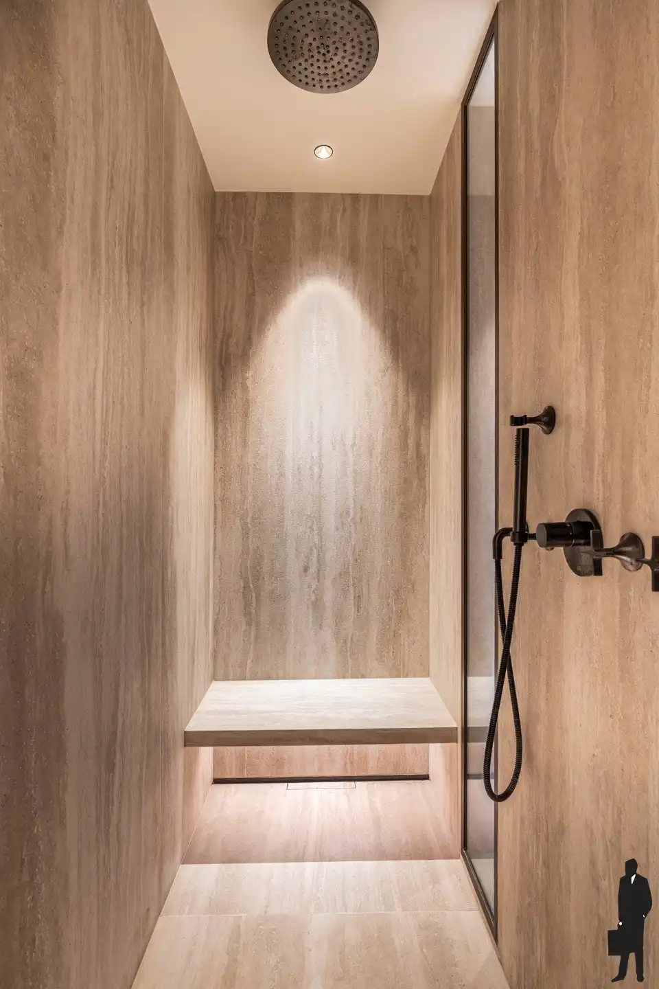 Exclusief villa-appartement van ca. 310 m² foto 19