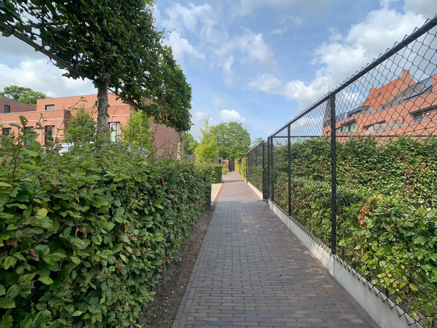 Recent gelijkvloers appartement met tuin, 2 slaapkamers en dressing foto 27