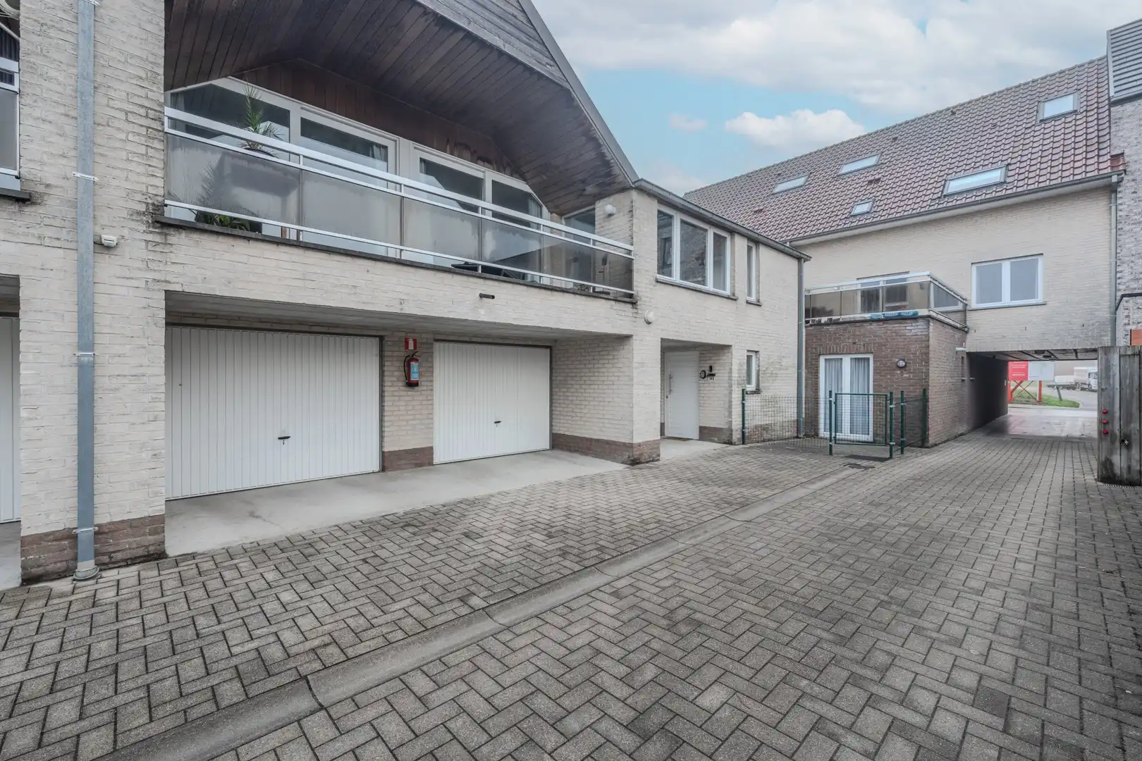 Ruim appartement met 3 slpks + zuid-gericht terras foto 2