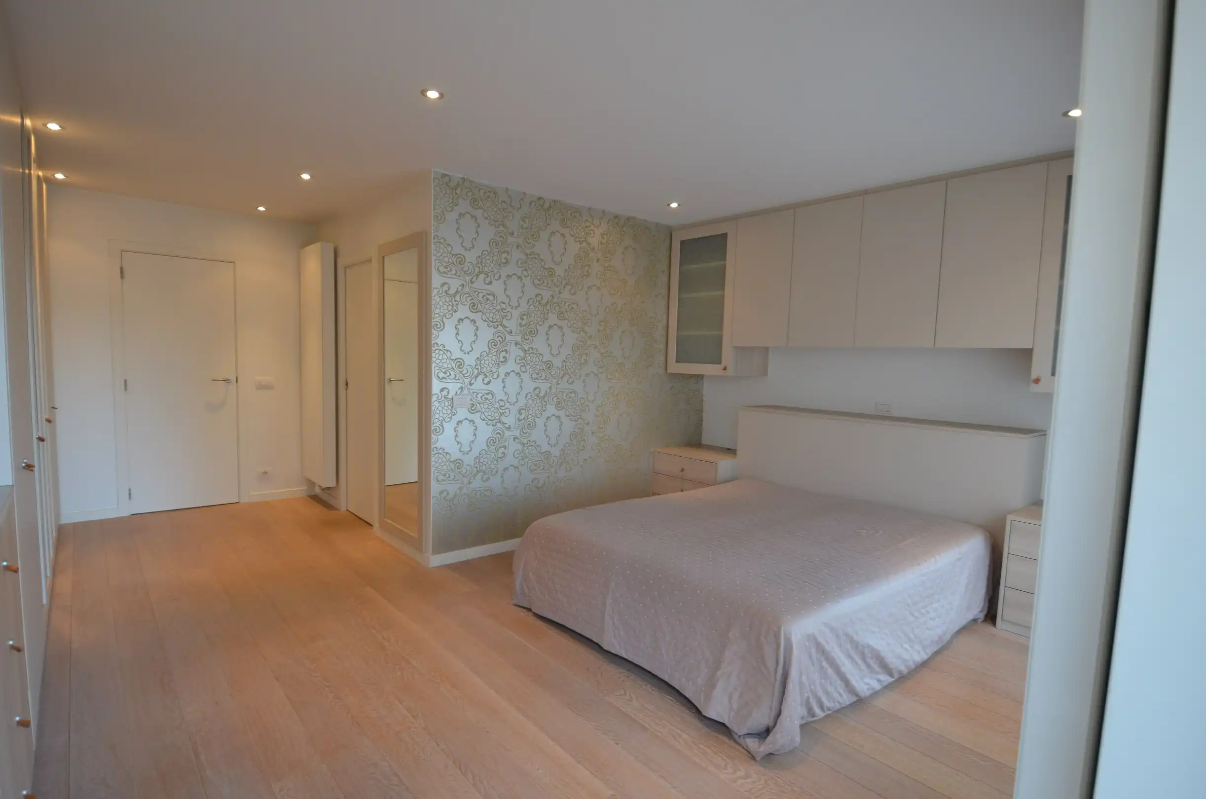 Topaanbieding – Uitzonderlijk ruim appartement in stijlvolle residentie. foto 21