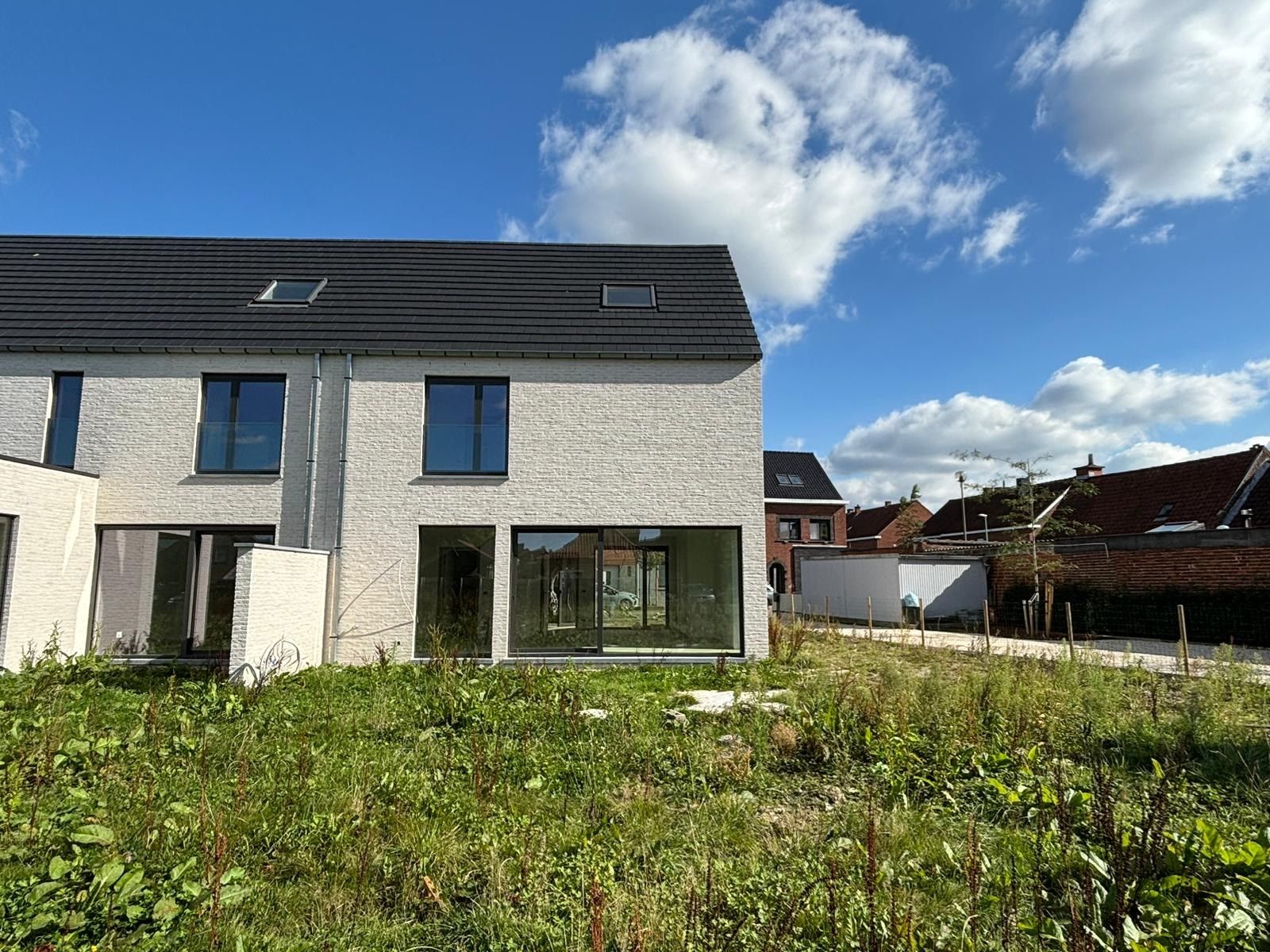 Nieuwbouwwoning met grote tuin, gelegen in het woonproject Lijstergalm in Kuurne. foto 18