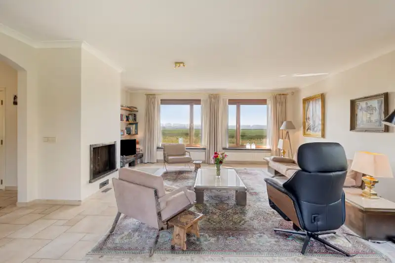 STATIGE VILLA MET PRACHTIGE TUIN OP EEN PERCEEL VAN 1.430 m². foto 12