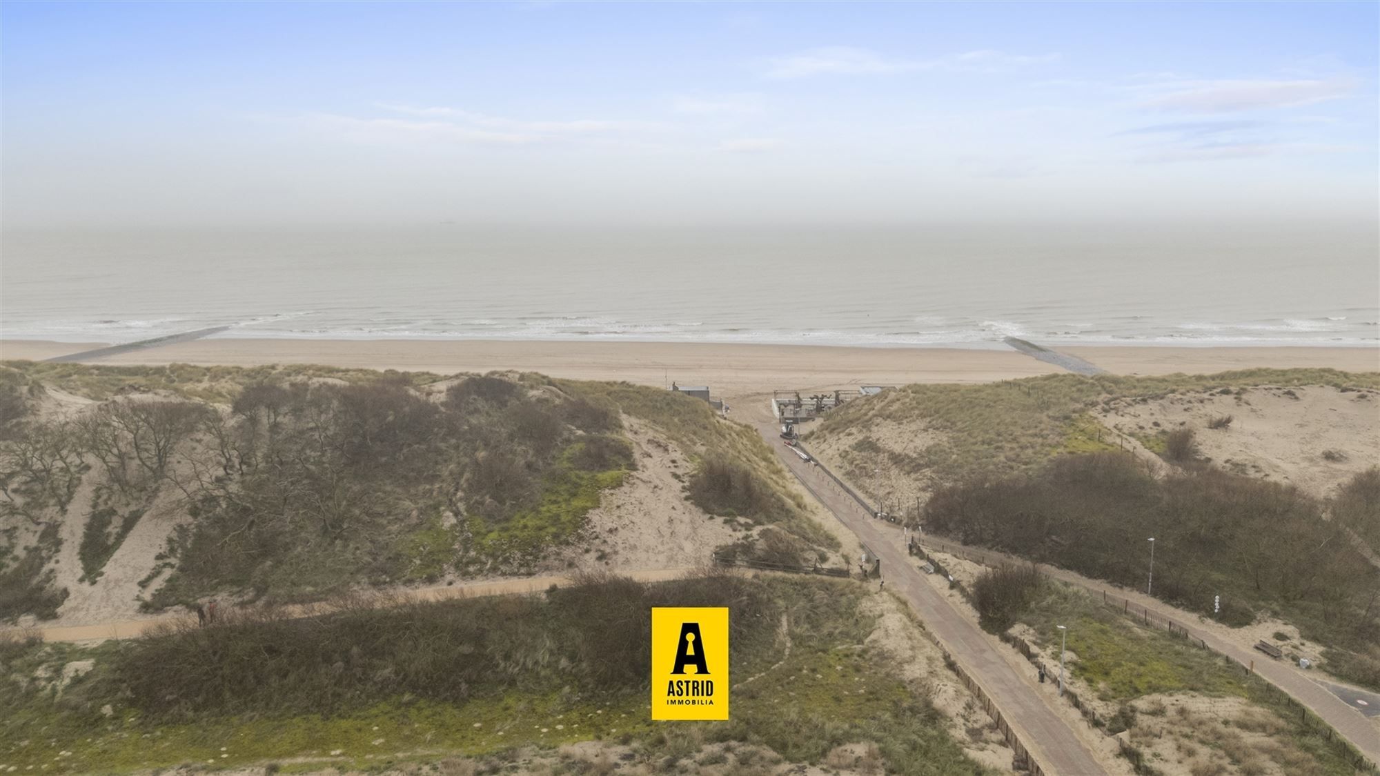 Instapklaar zonnig 2-slaapkamerappartement en garage in Bredene foto 18