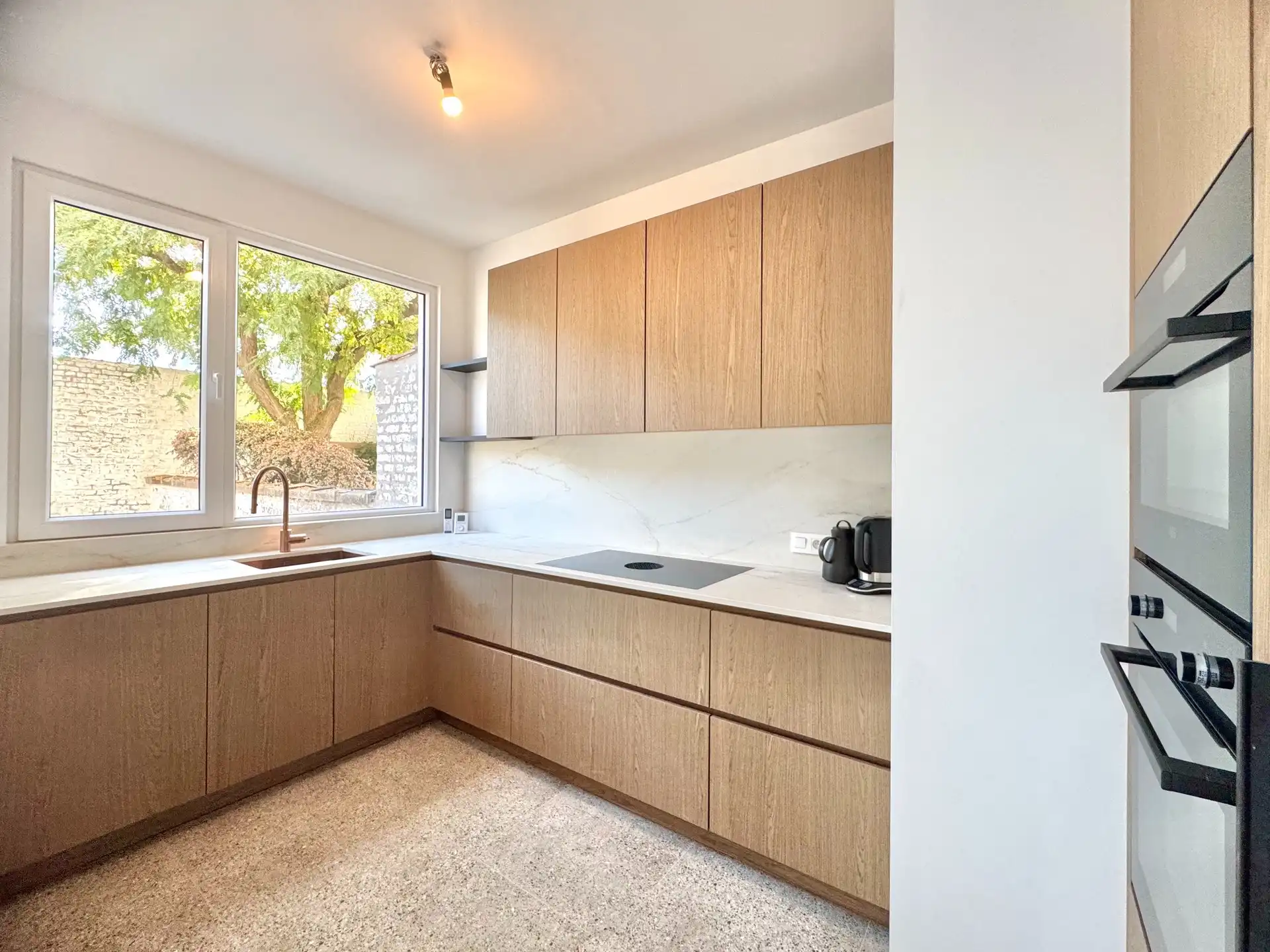 GERENOVEERDE HERENWONING | 3 KAMERS | TUIN | CENTRUM KORTRIJK foto 13