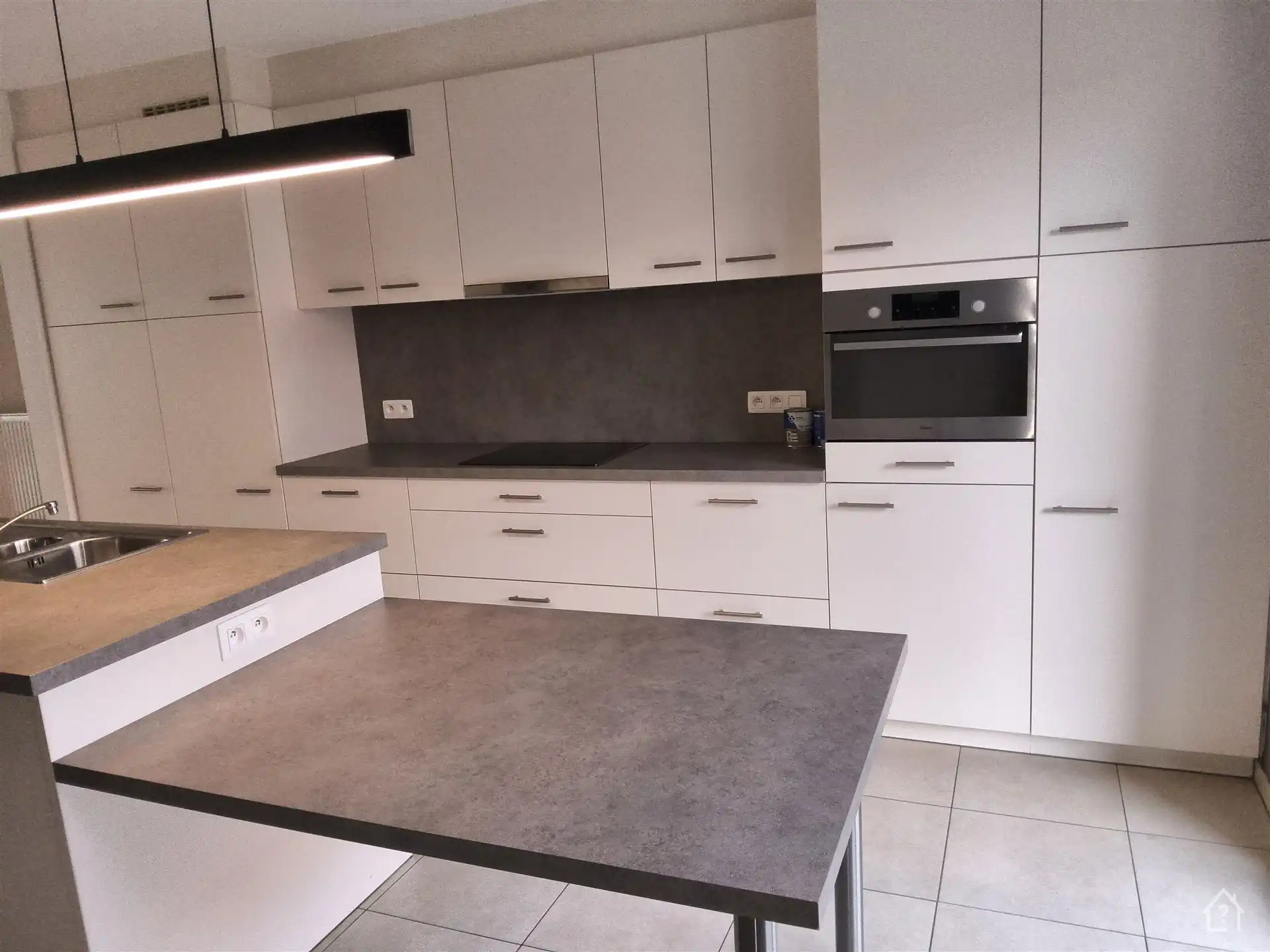 2 slaapkamer appartement met privatieve tuin en 2 parkings foto 8