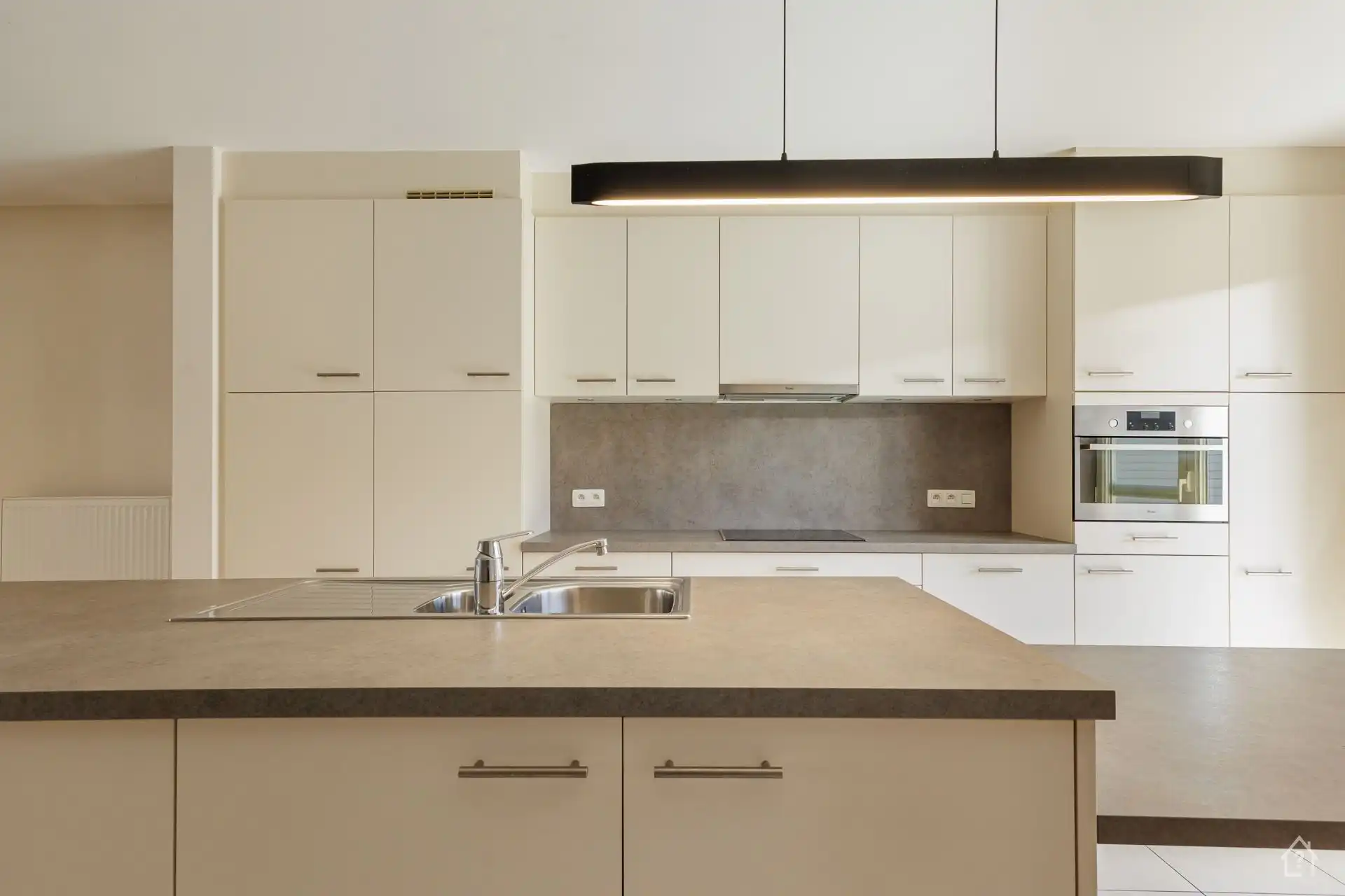 2 slaapkamer appartement met privatieve tuin en 2 parkings foto 8