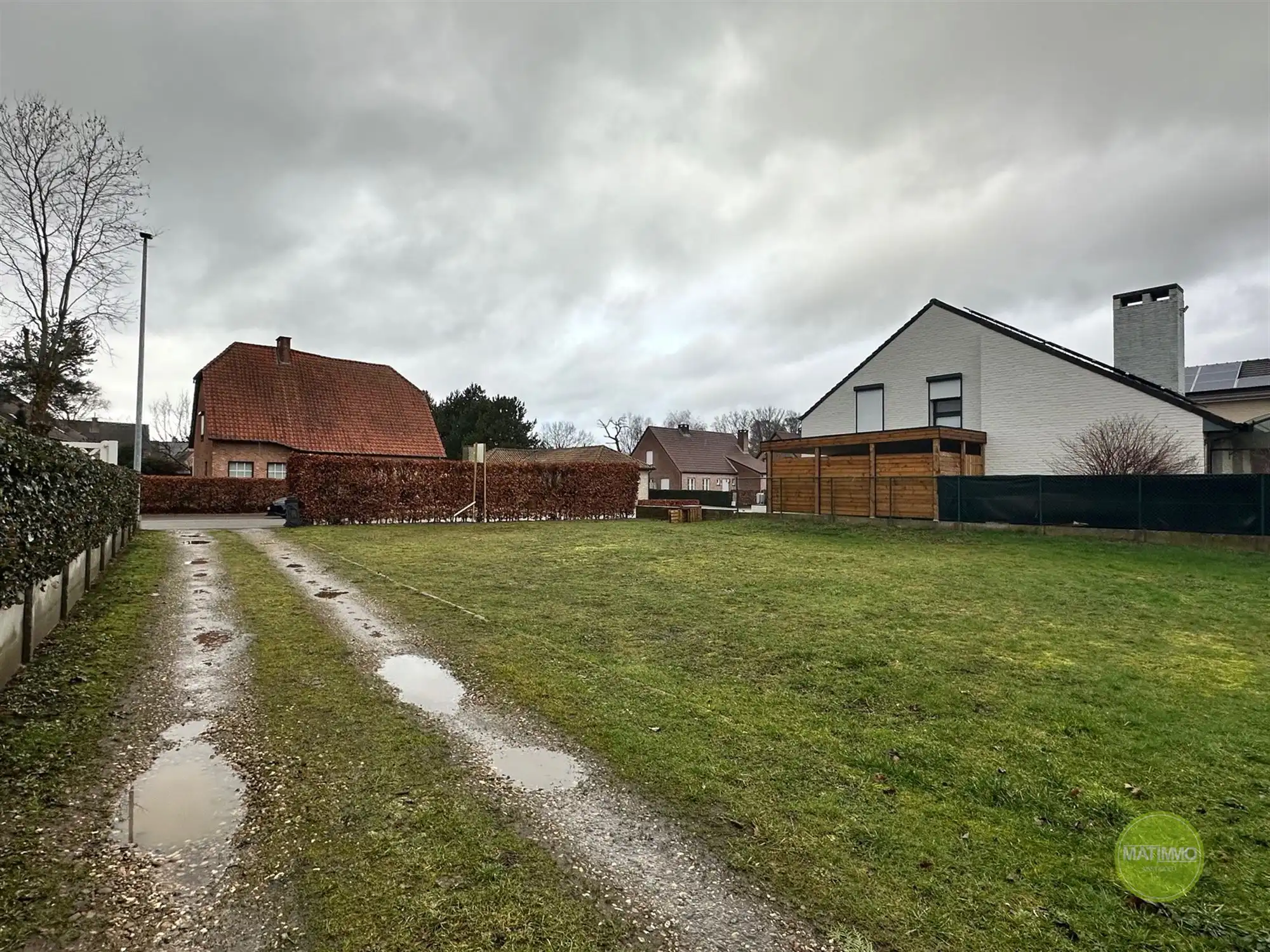 Ruim perceel van 988 m2 mét noodwoning gelegen in Meerhout foto 18