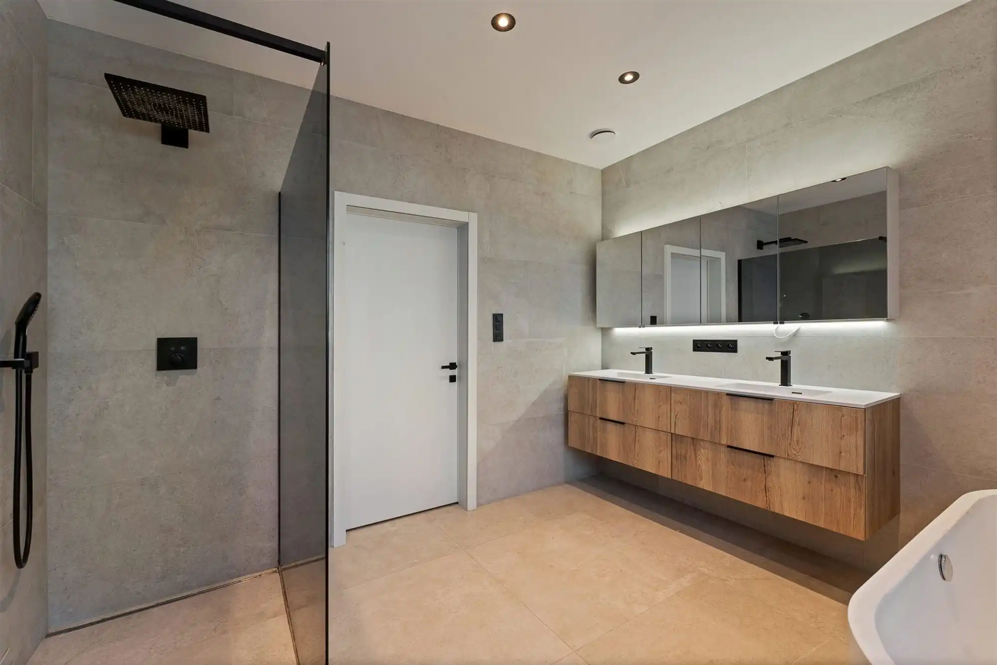 MODERNE EN RECENT GEBOUWDE WONING MET 5 SLAAPKAMERS OP EEN RUIM PERCEEL VAN 13A46CA TE PAAL foto 19