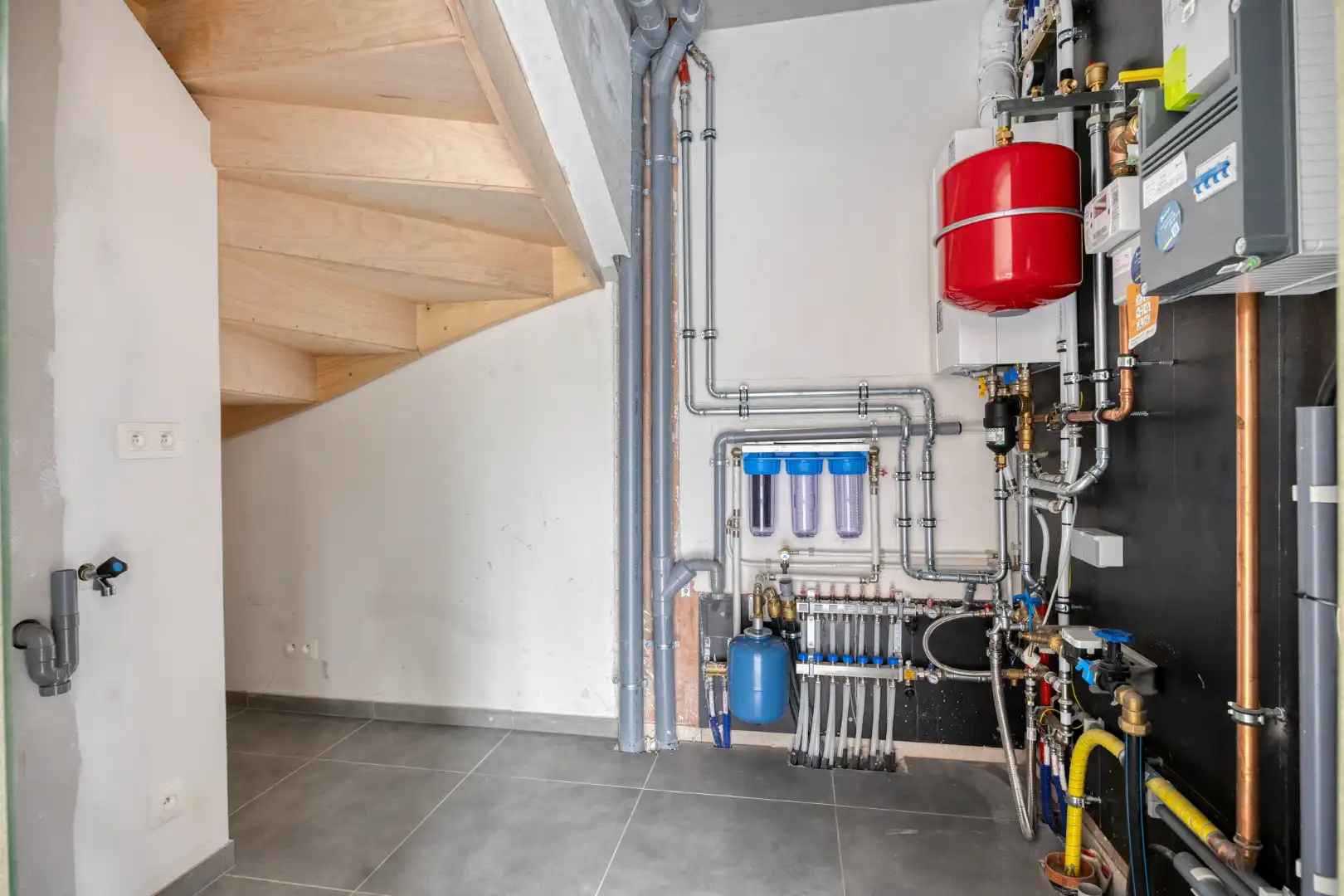 Afgewerkte open bebouwing met 5 slaapkamers, tuin, terras, zolder en garage in Kerkom! - EPB A kWh/m² - bewoonbare opp. 183 m² foto 13