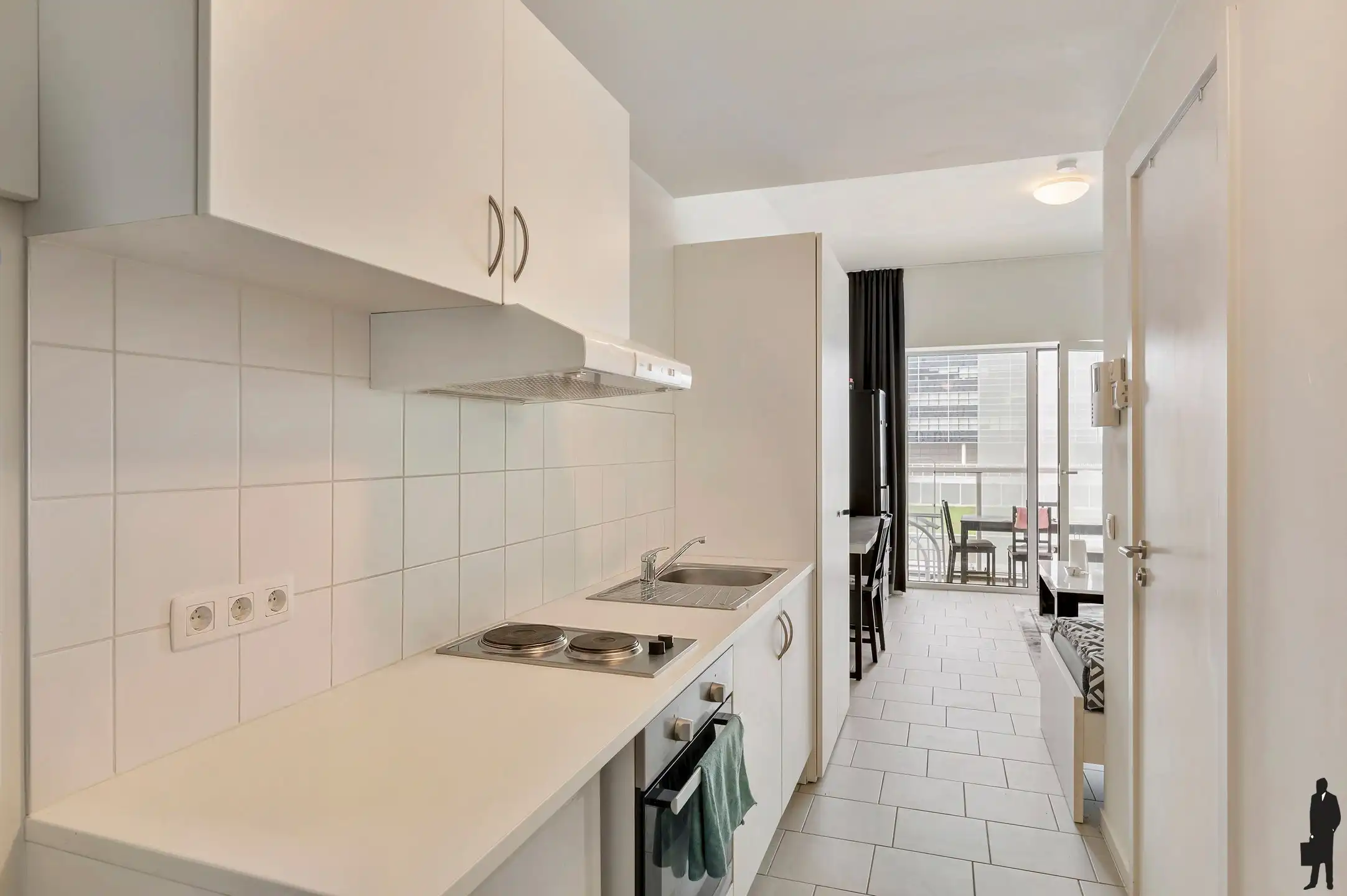 Compacte en lichtrijke studio nabij Park Spoor Noord foto 3