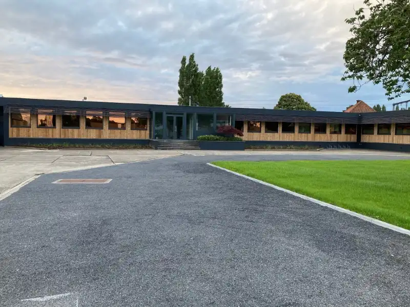 Kantoor 4 te huur, dichtbij ring van Kortrijk en autosnelwegen foto 10