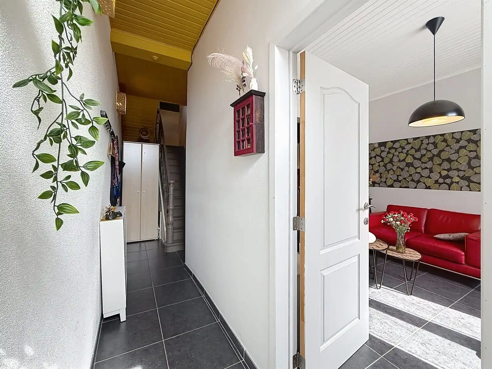 Instapklare stadwoning met koer, 2/3 slpks foto 7