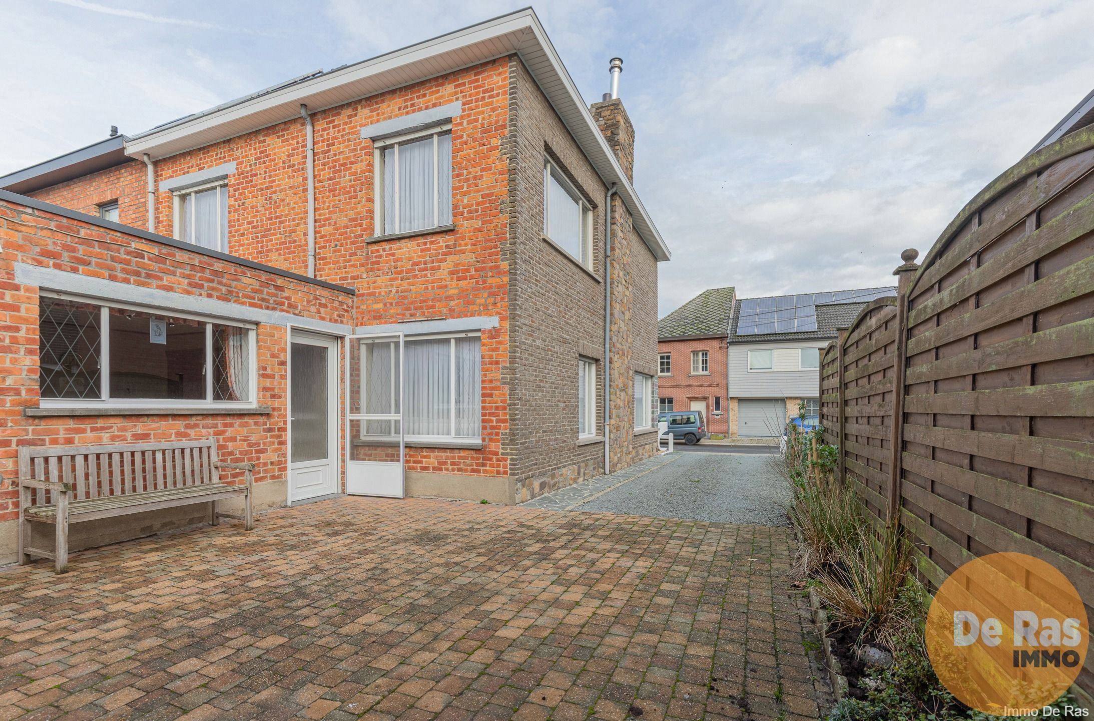 LEDE - stevige HOB met 3 slpks nabij station Lede foto 18